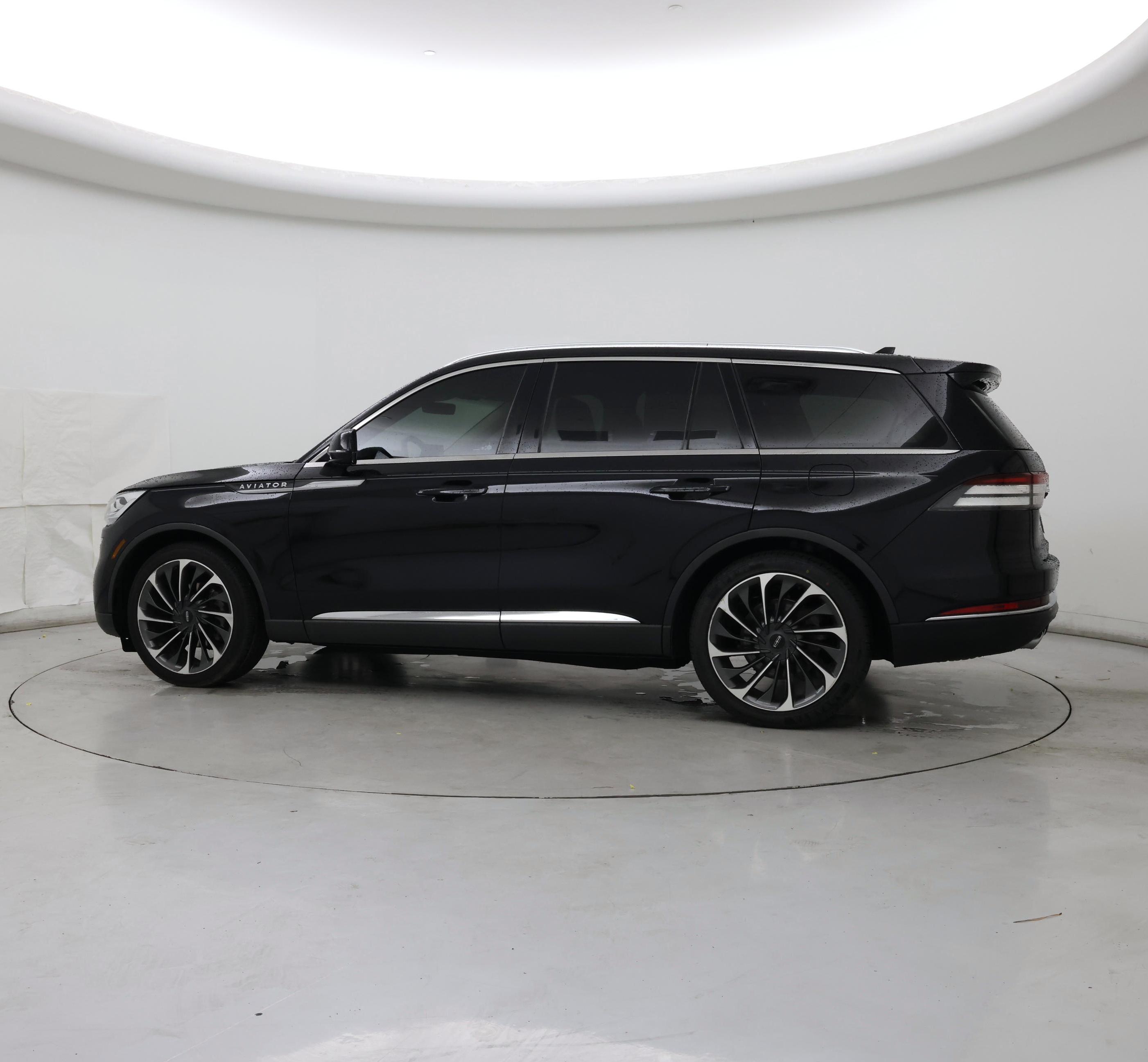 Thumbnail: 2020 Lincoln Aviator - 3