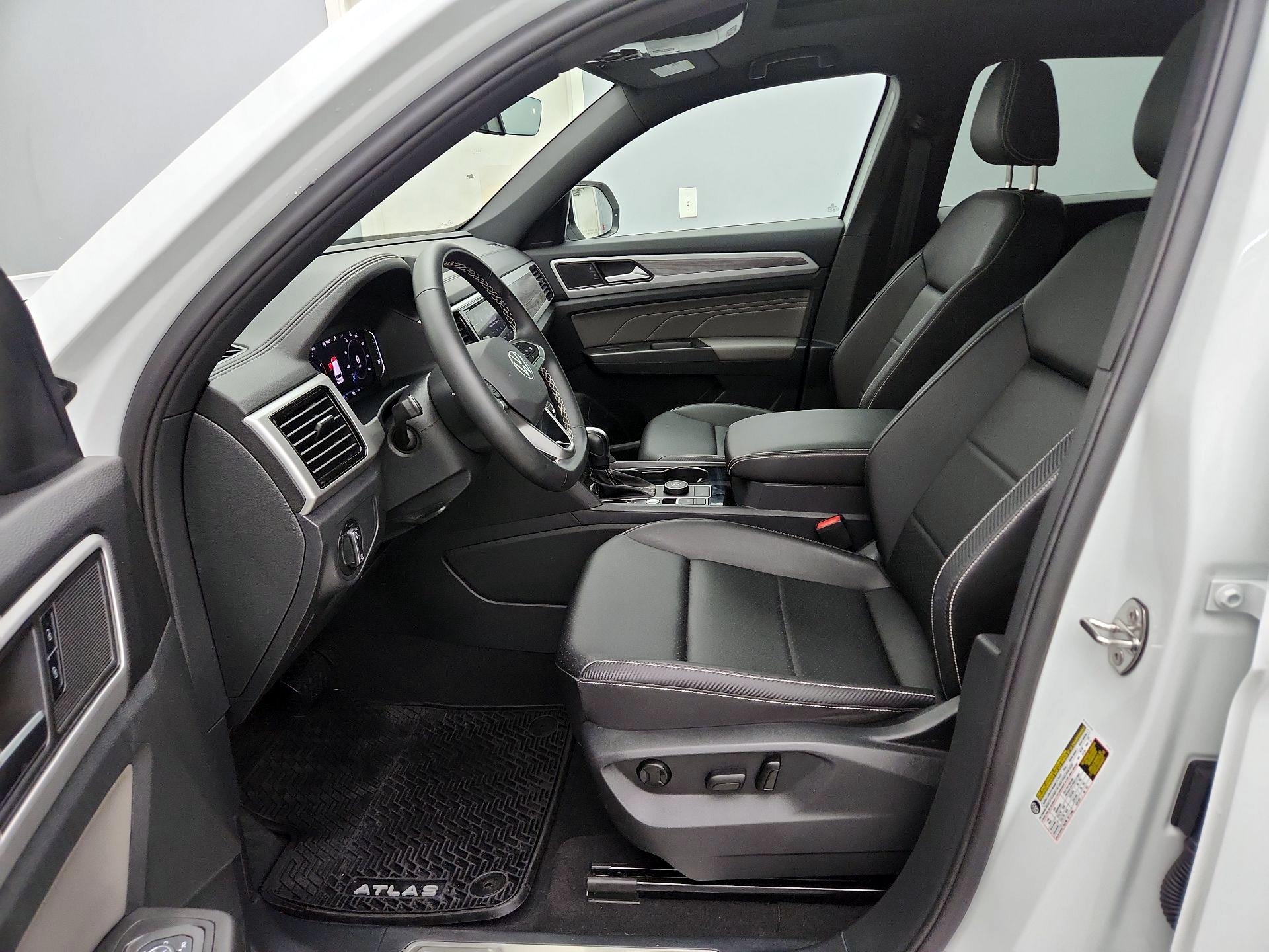 Thumbnail: 2023 Volkswagen Atlas - 11
