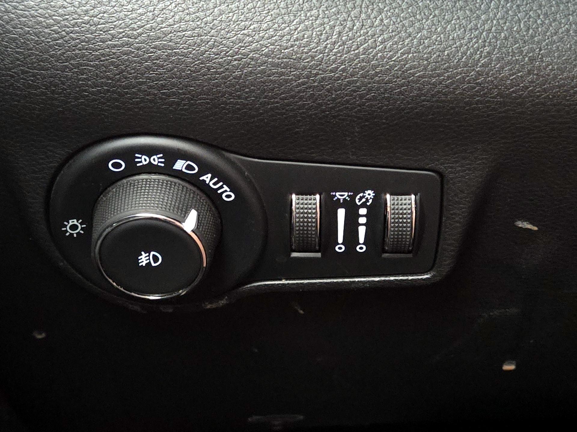 Thumbnail: 2022 Jeep Compass - 13