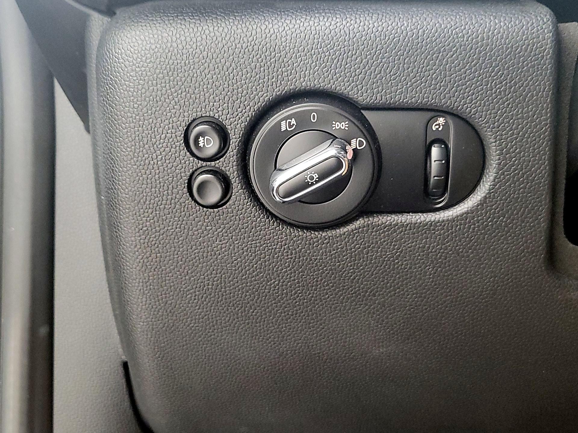 Thumbnail: 2021 MINI Cooper Hardtop - 13