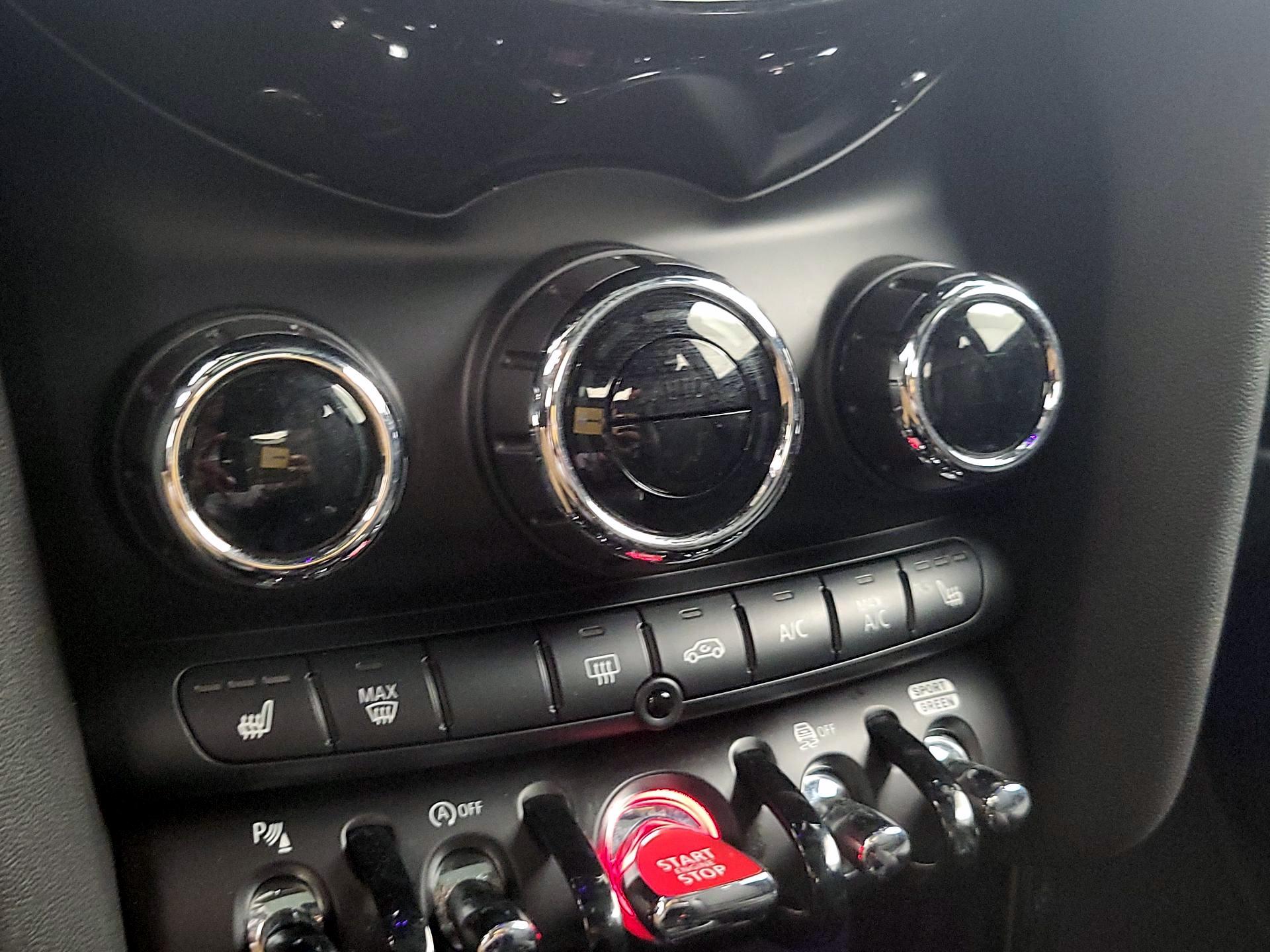 Thumbnail: 2021 MINI Cooper Hardtop - 17
