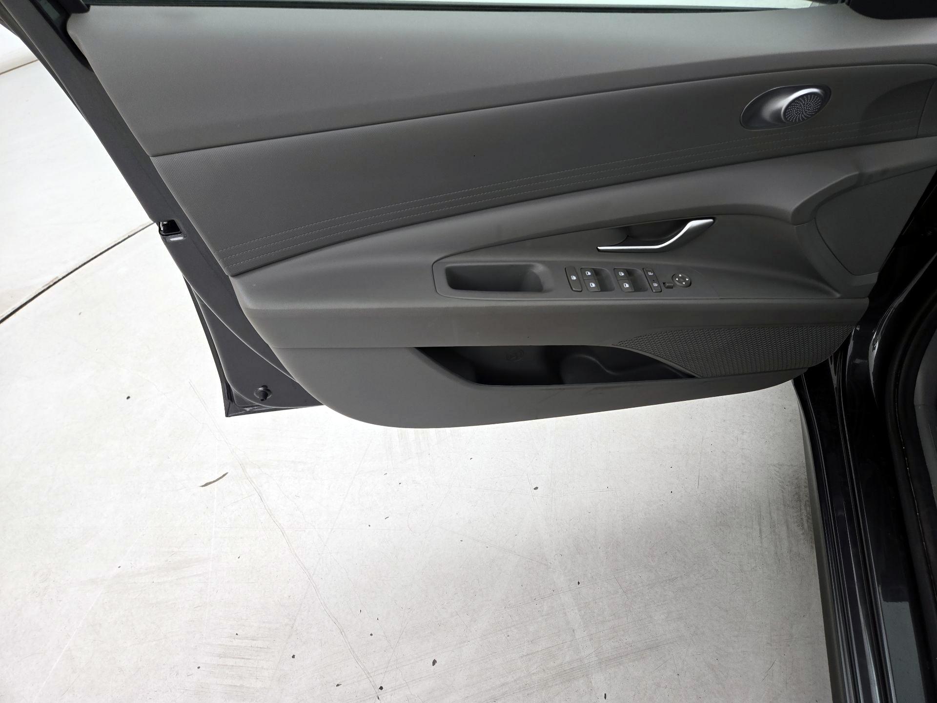 Thumbnail: 2023 Hyundai Elantra - 12