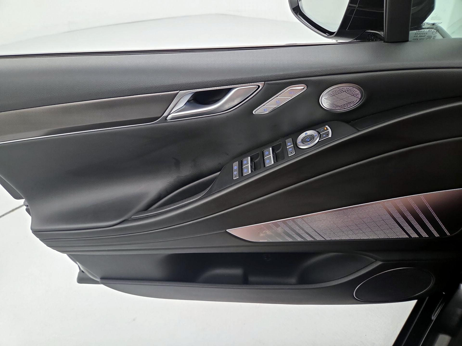 Thumbnail: 2023 Genesis G80 - 12