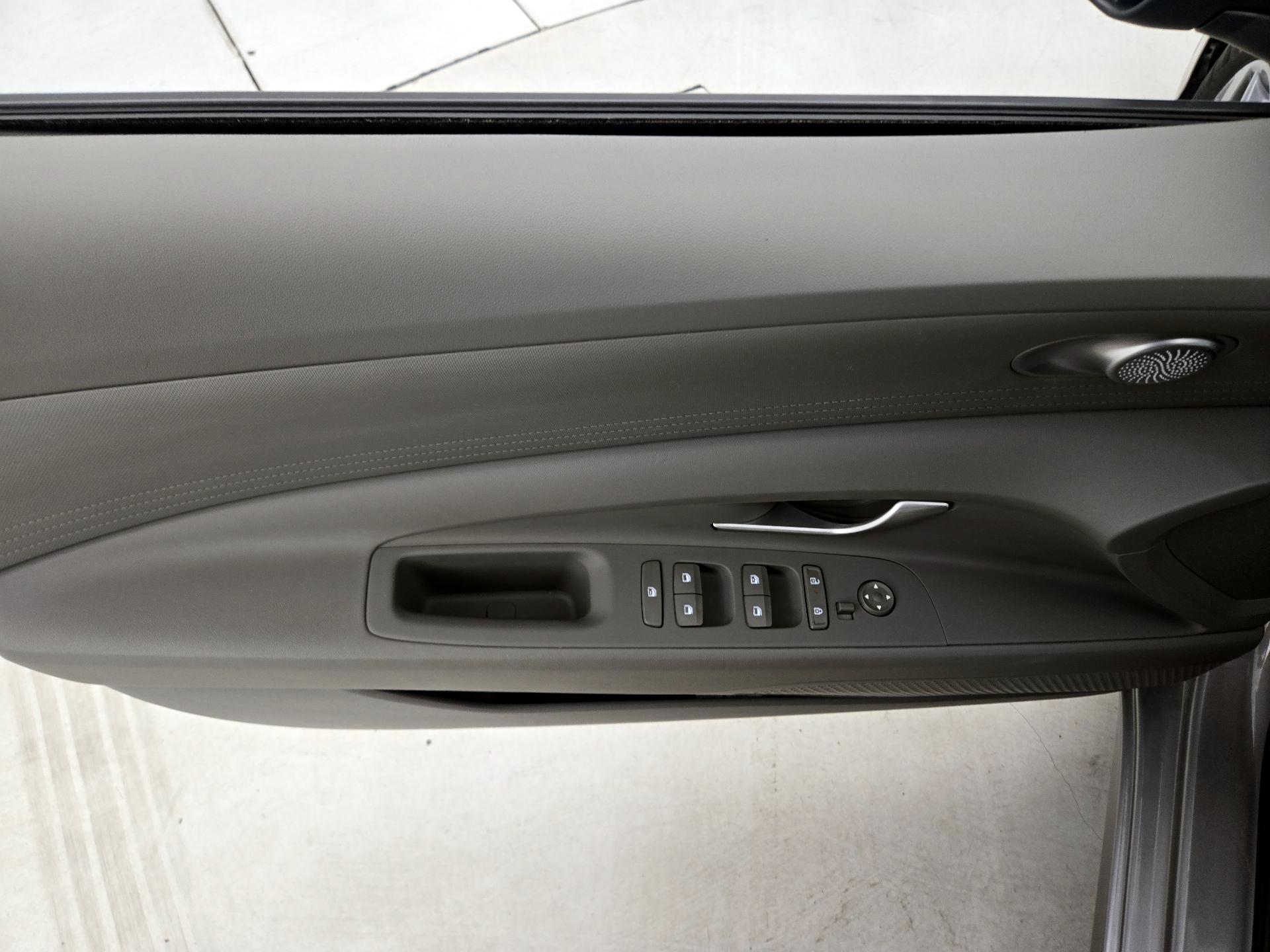Thumbnail: 2024 Hyundai Elantra - 12