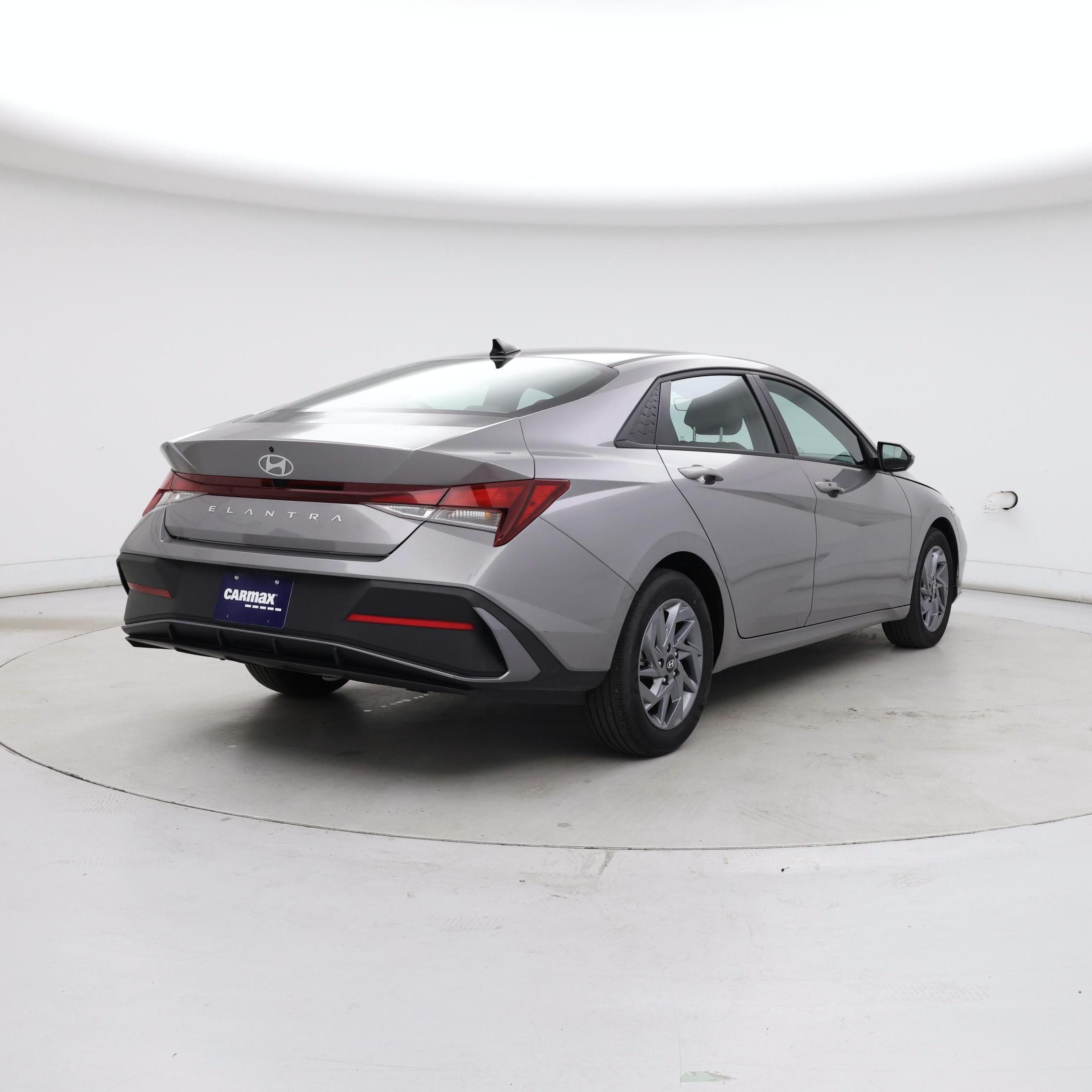 Thumbnail: 2024 Hyundai Elantra - 8