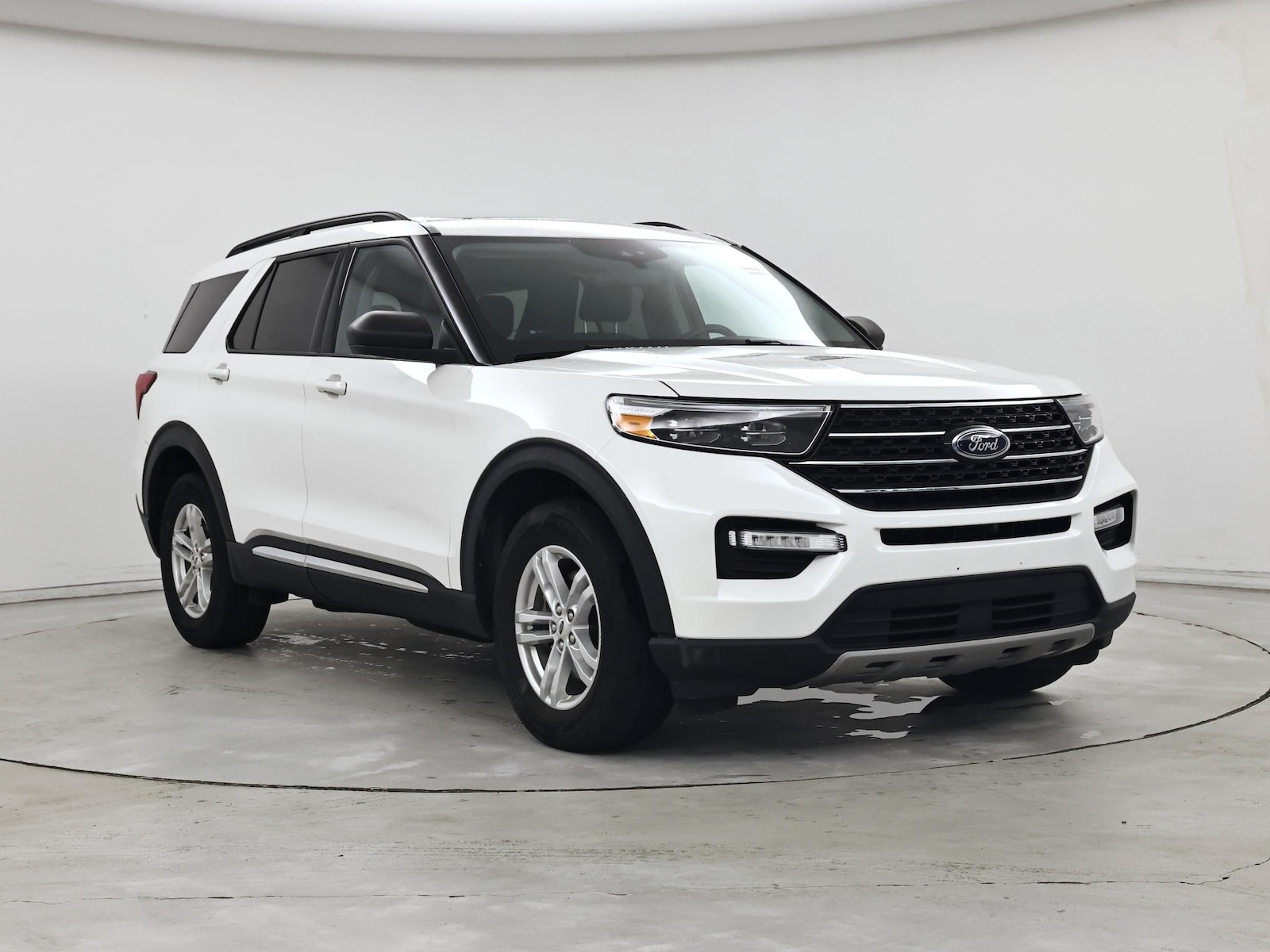 2022 Ford Explorer XLT - Photo 2
