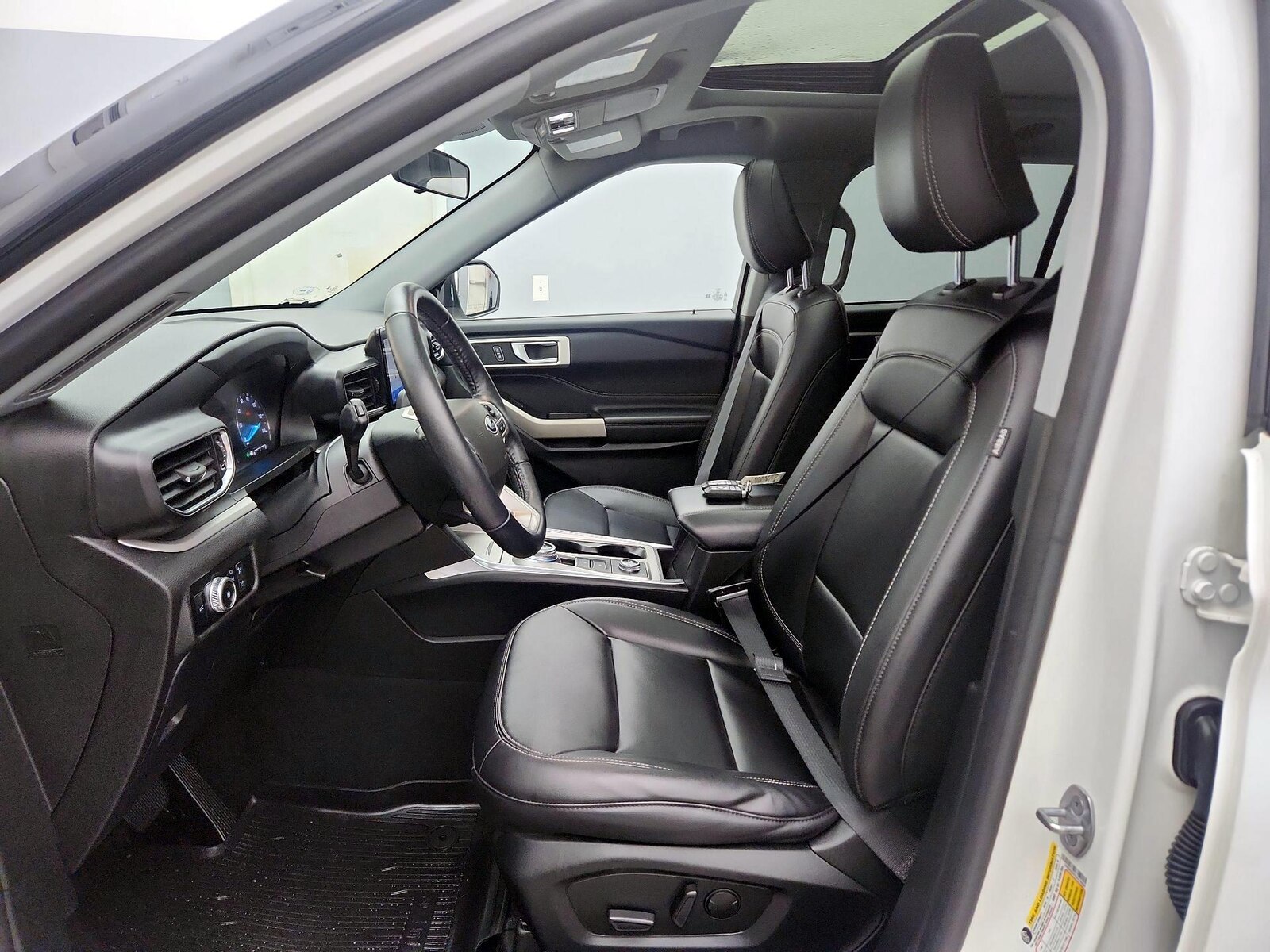 2022 Ford Explorer XLT - Photo 12