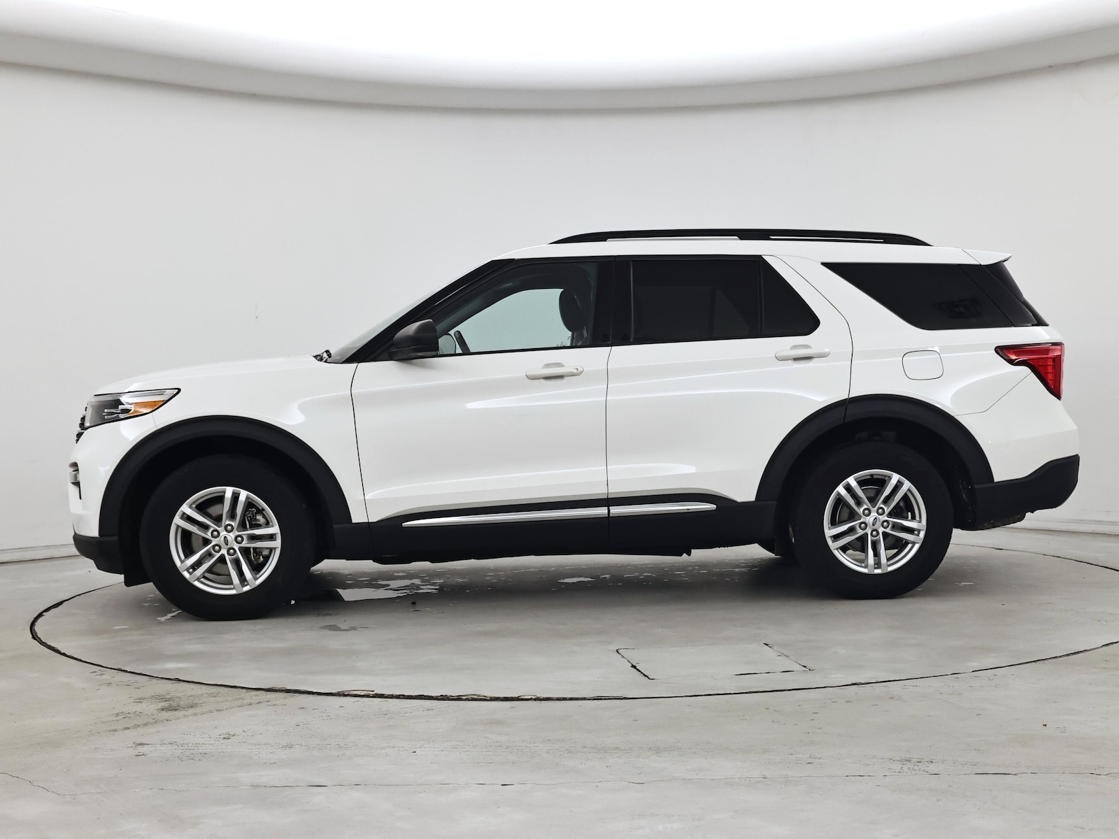 2022 Ford Explorer XLT - Photo 4