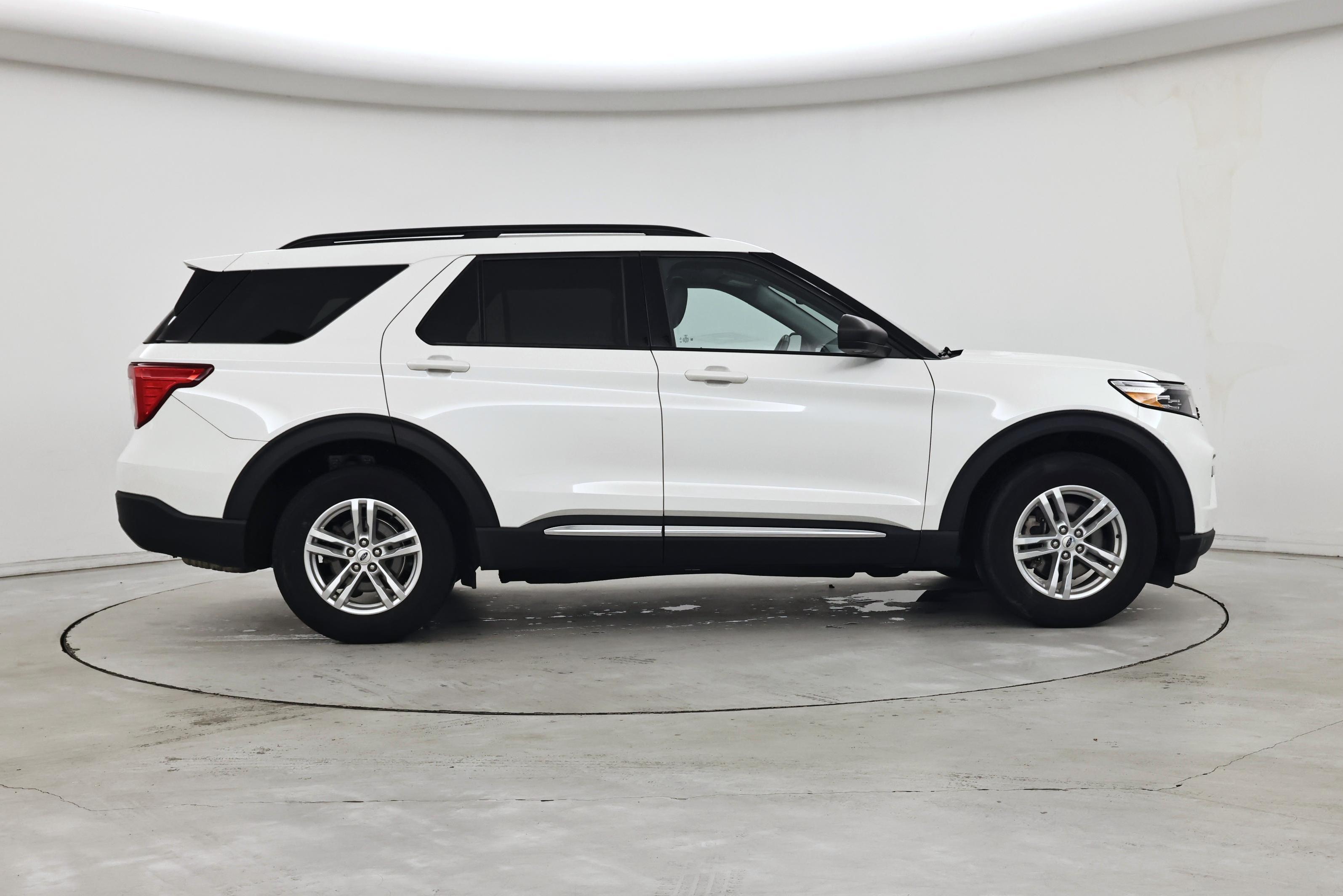 Thumbnail: 2022 Ford Explorer - 7