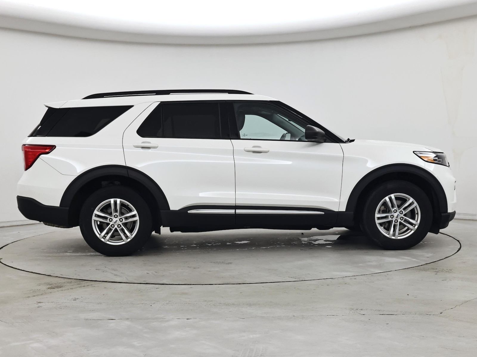 2022 Ford Explorer XLT - Photo 8