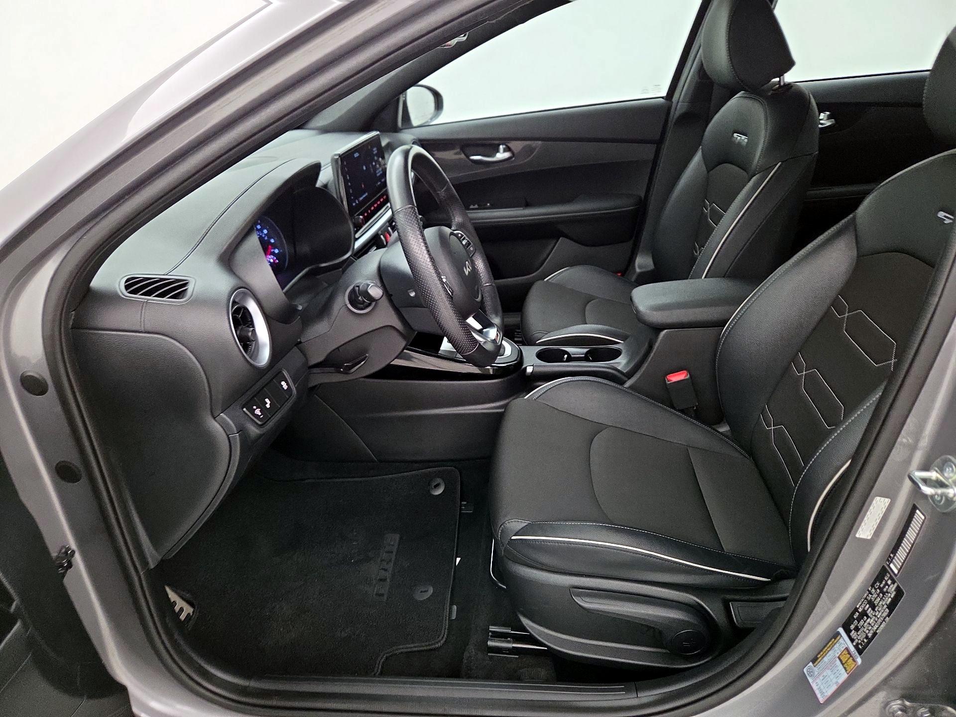 Thumbnail: 2023 Kia Forte - 11