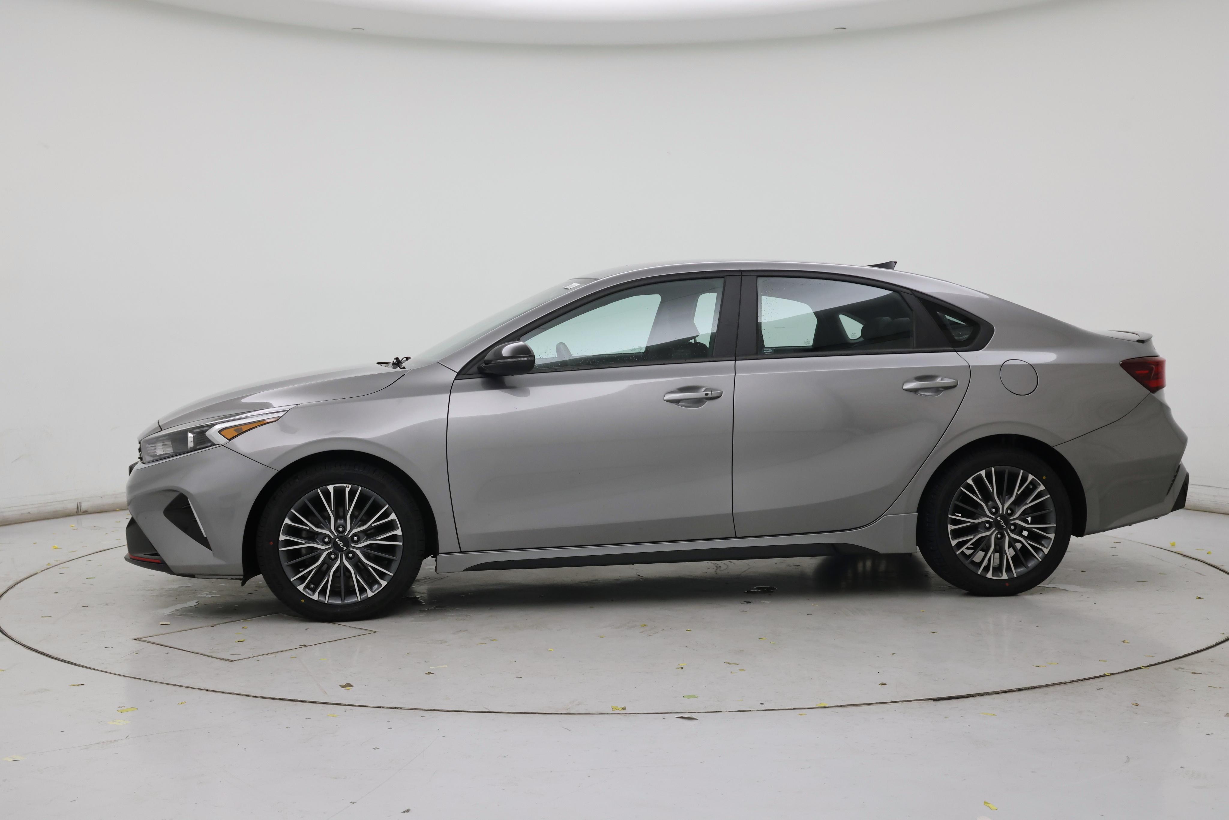 Thumbnail: 2023 Kia Forte - 3