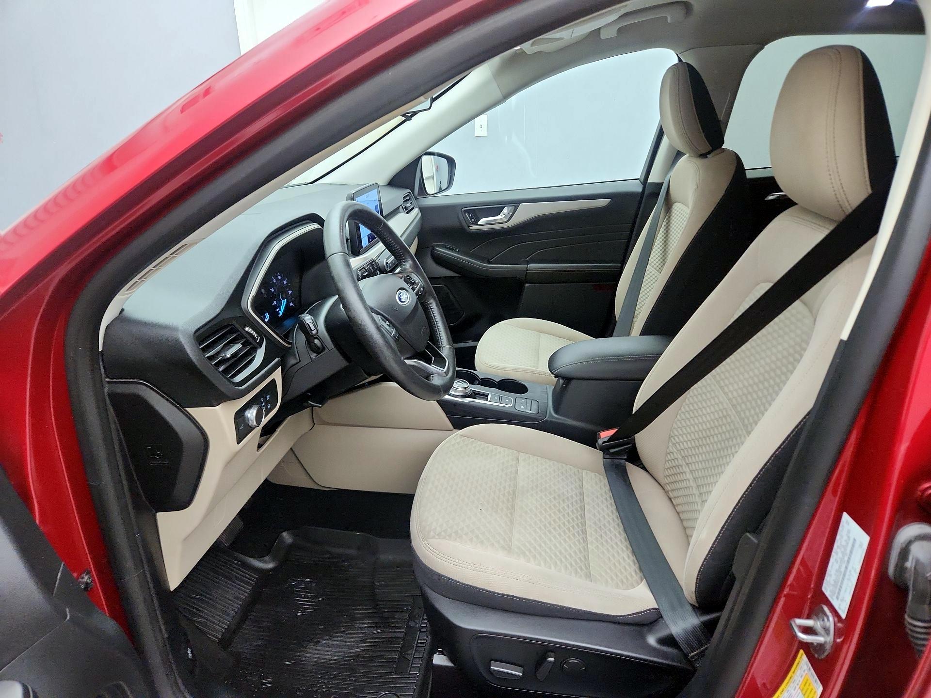 Thumbnail: 2021 Ford Escape - 11