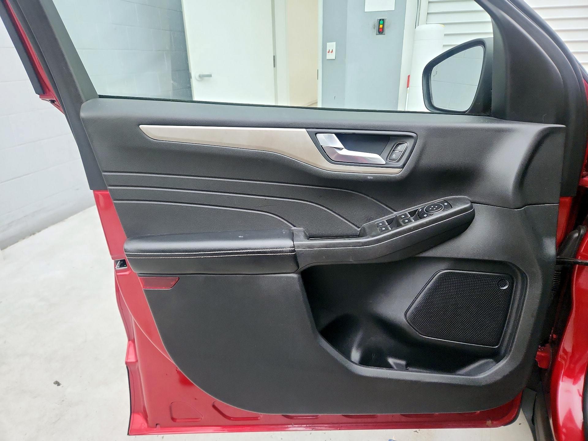 Thumbnail: 2021 Ford Escape - 12