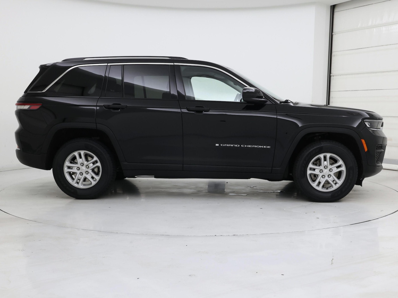 2023 Jeep Grand Cherokee Laredo - Photo 8