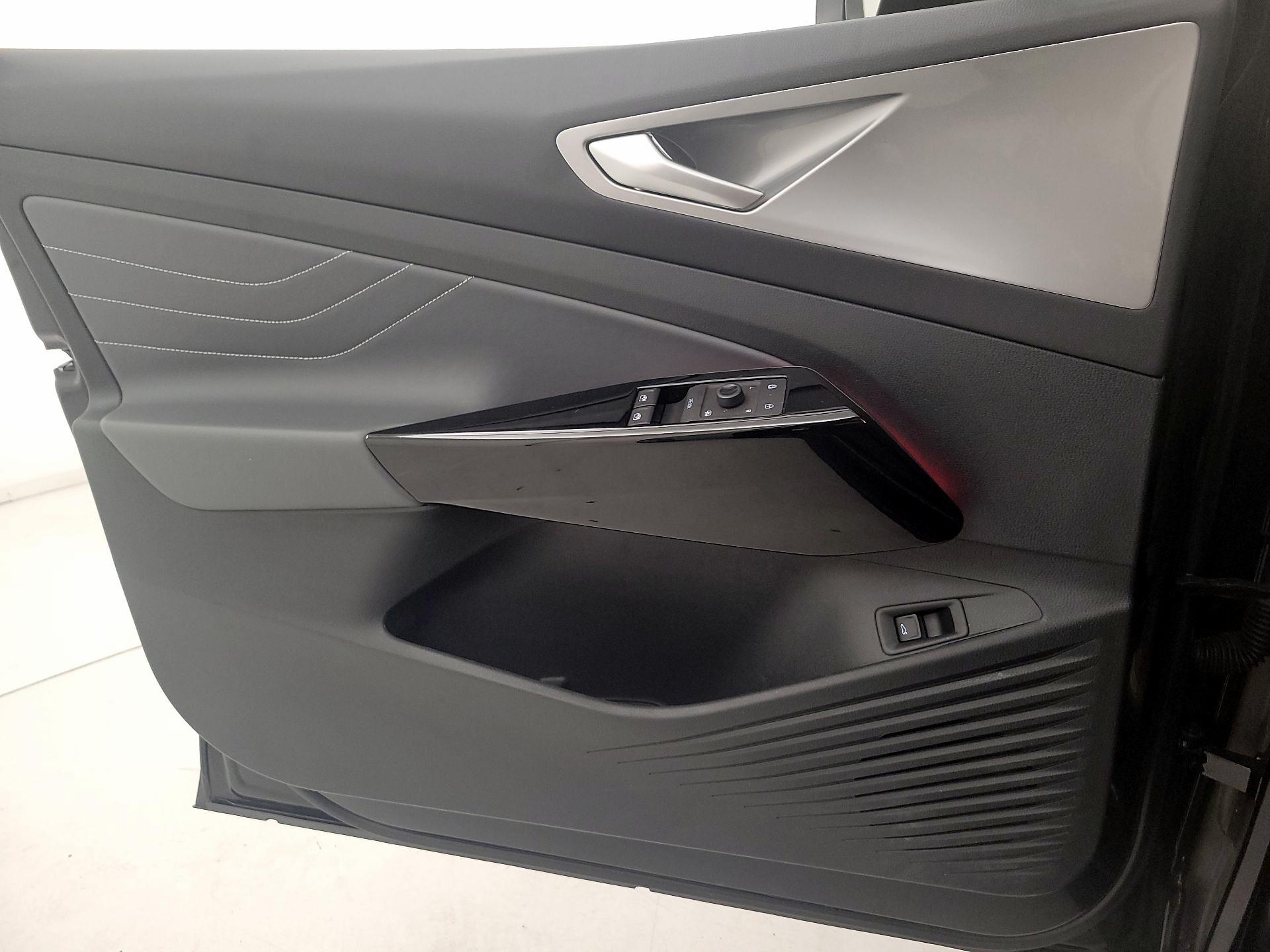 Thumbnail: 2023 Volkswagen ID.4 - 12