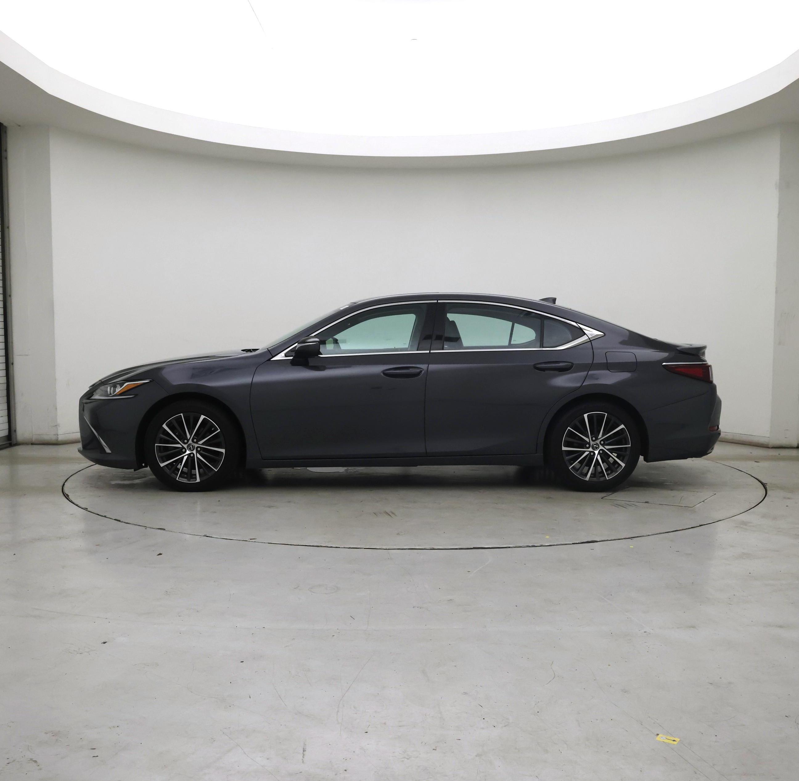 Thumbnail: 2023 Lexus ES - 3
