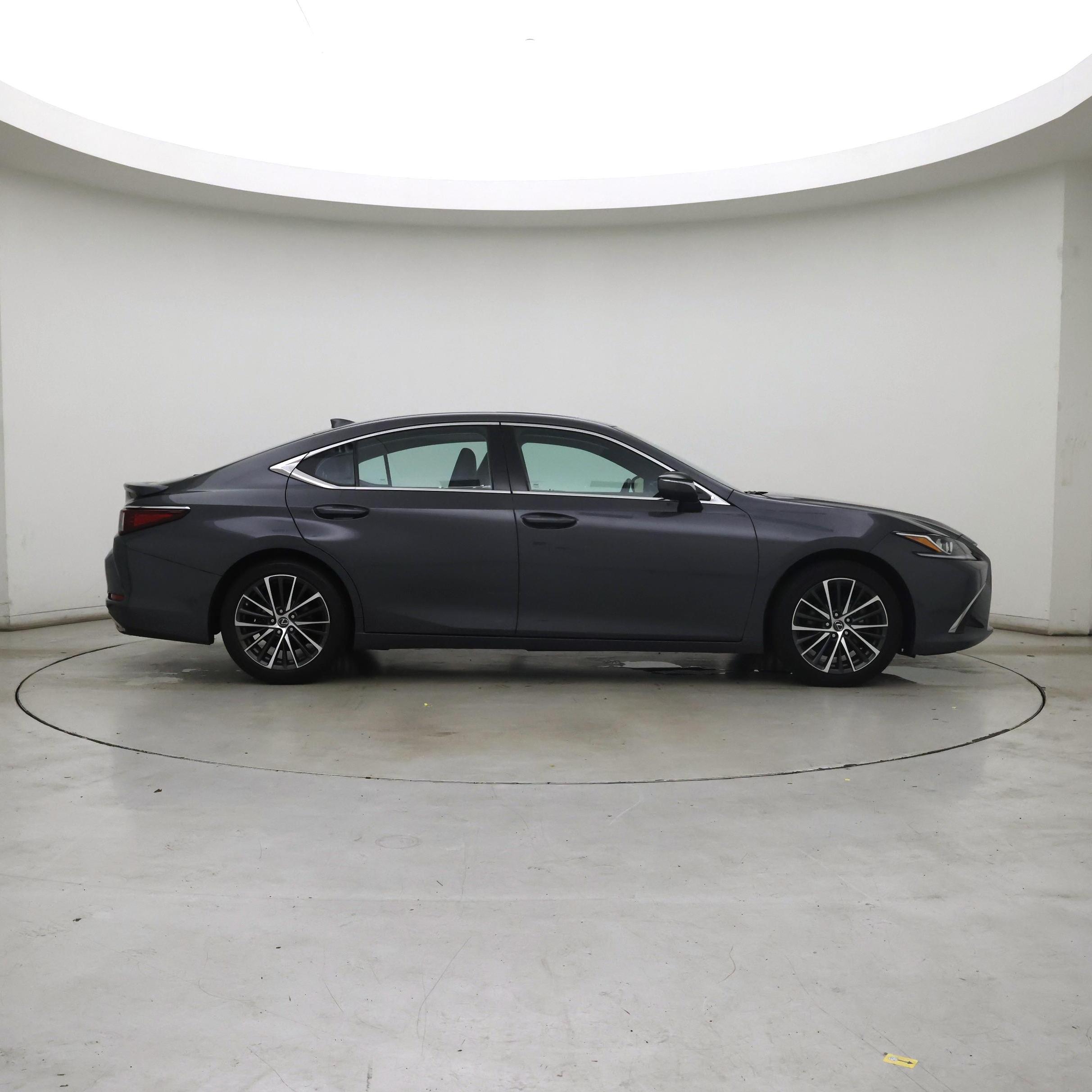 Thumbnail: 2023 Lexus ES - 7