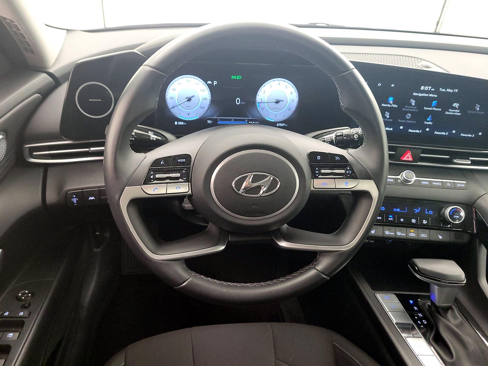 Thumbnail: 2023 Hyundai Elantra - 10