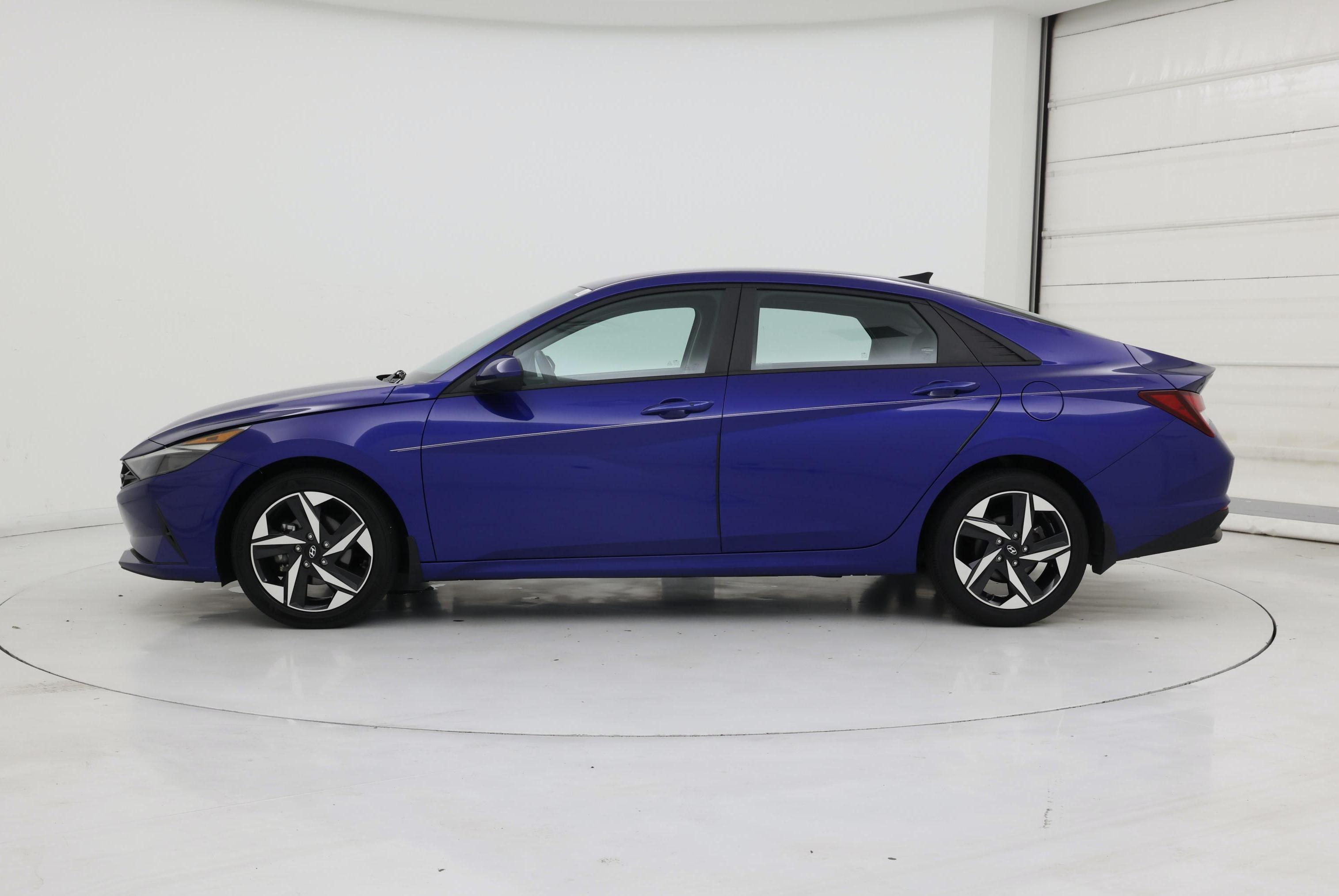 Thumbnail: 2023 Hyundai Elantra - 3