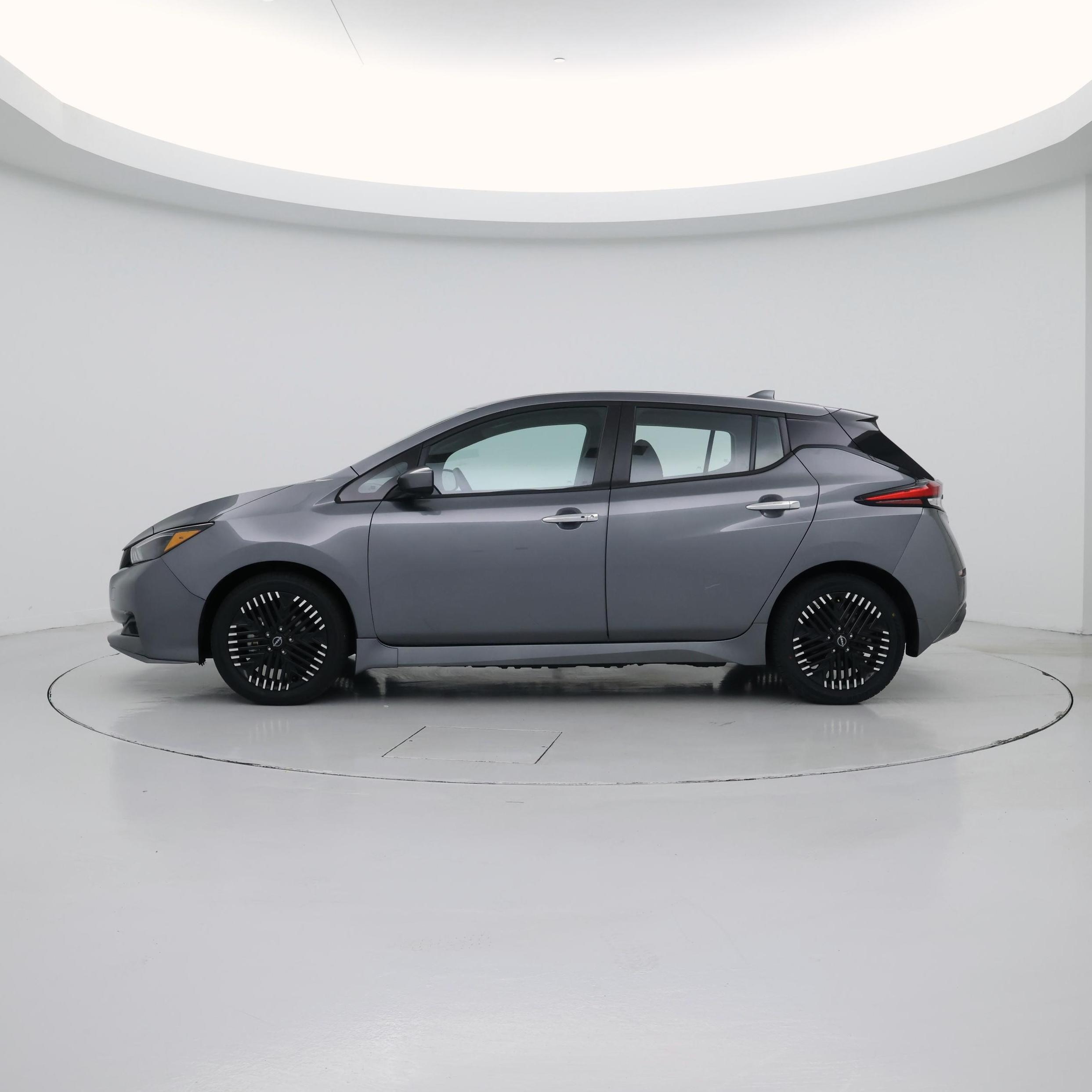 Thumbnail: 2023 Nissan Leaf - 3