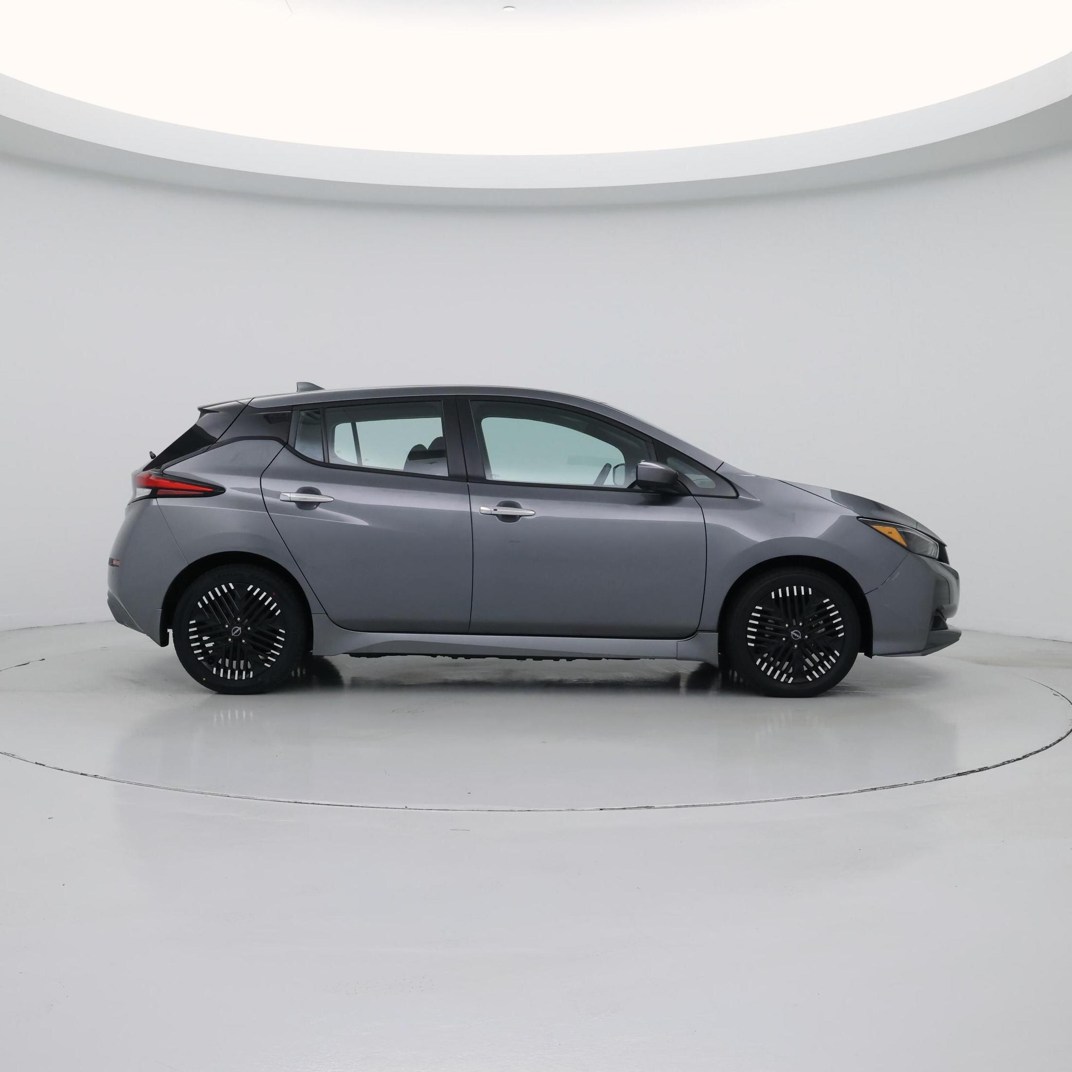 Thumbnail: 2023 Nissan Leaf - 7