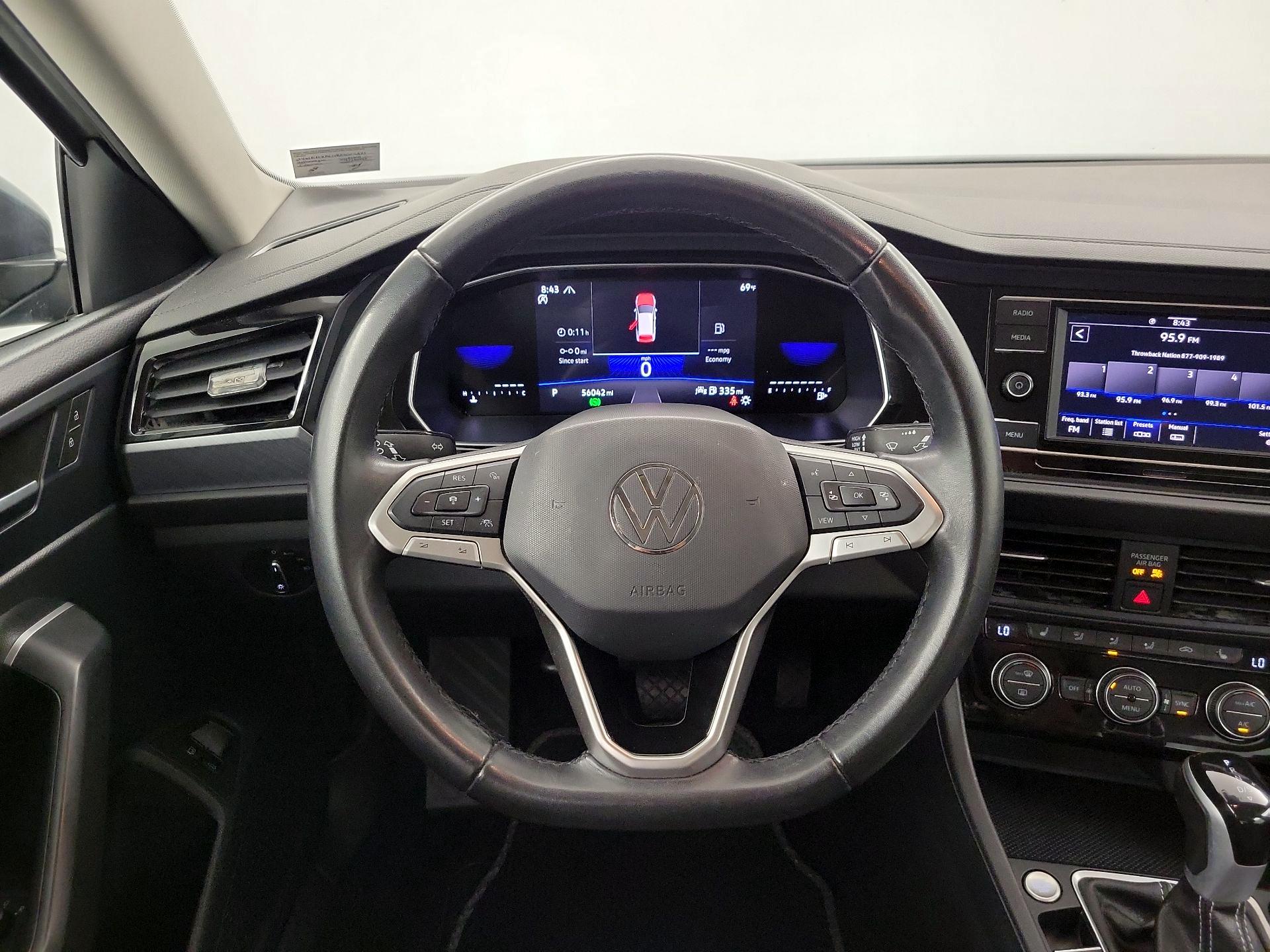 Thumbnail: 2024 Volkswagen Jetta - 10