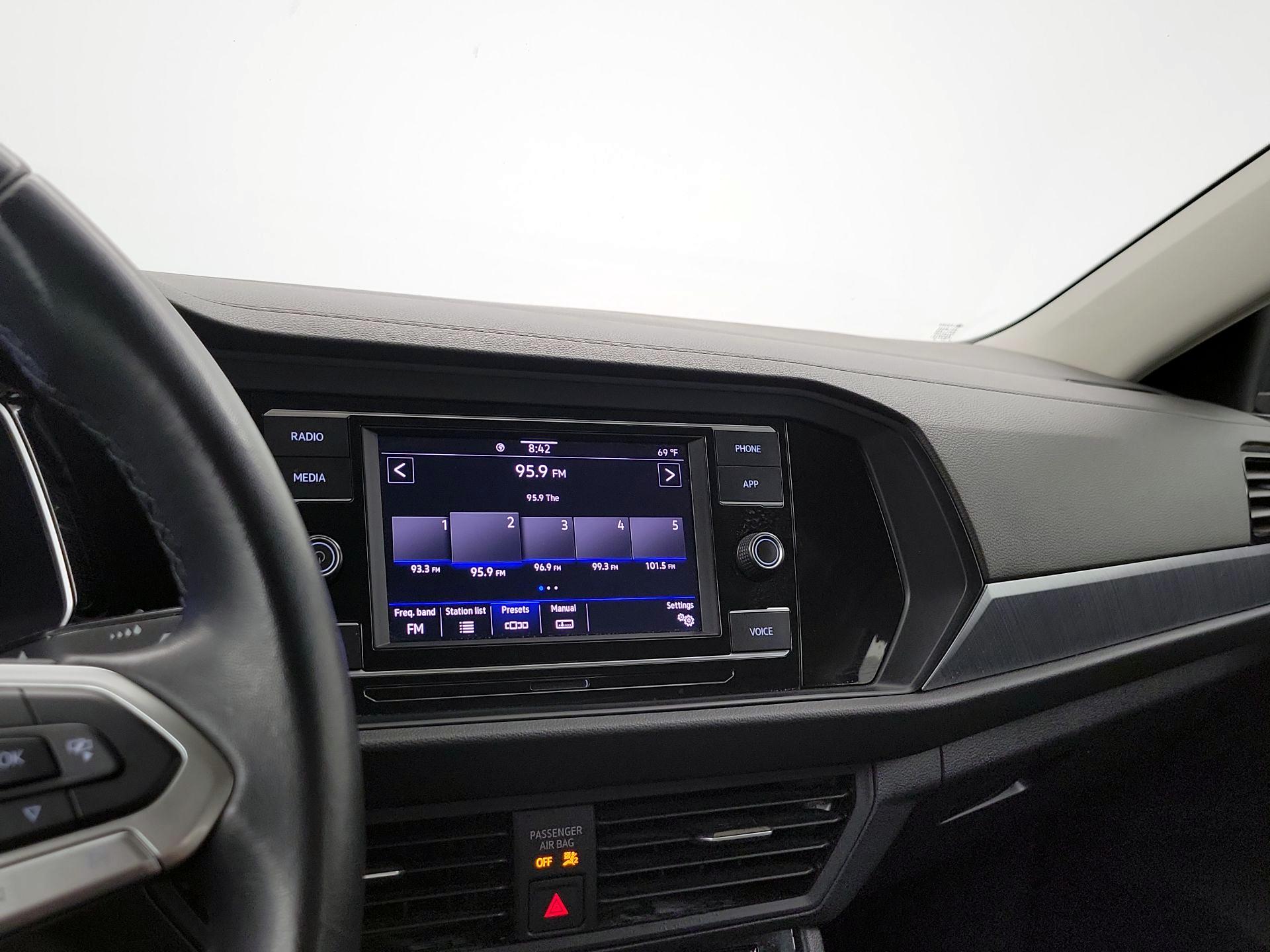 Thumbnail: 2024 Volkswagen Jetta - 15