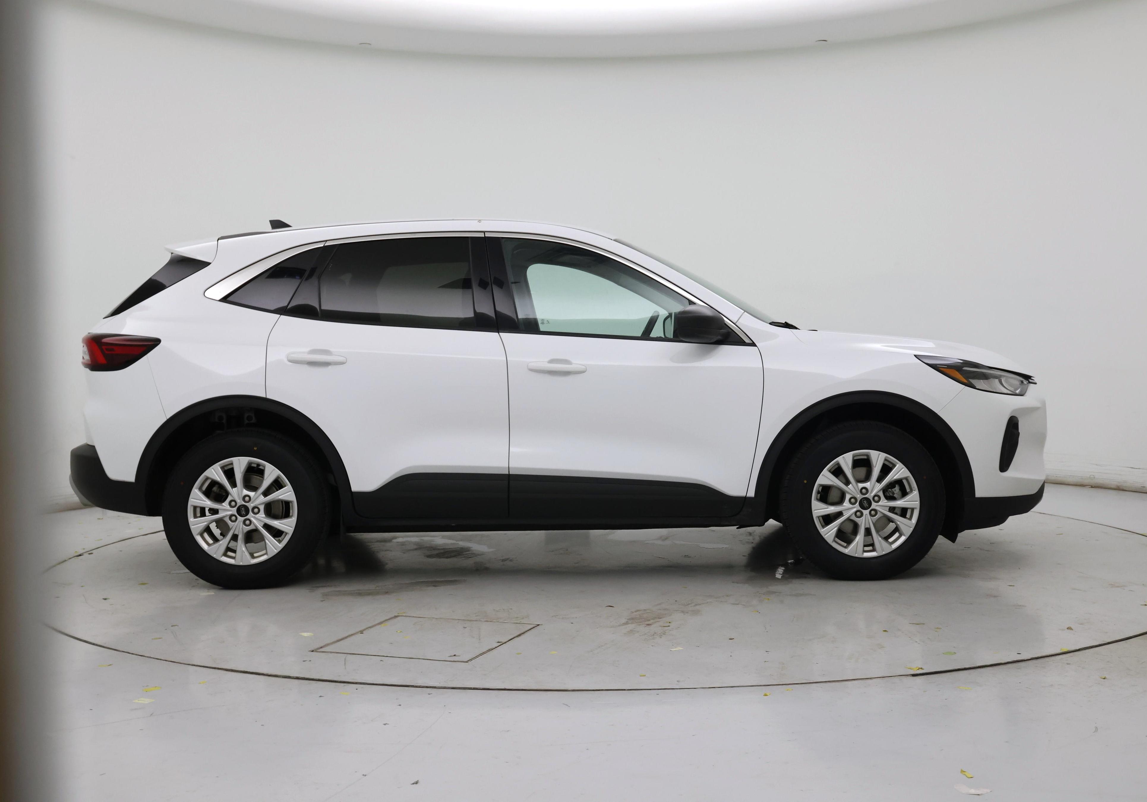 Thumbnail: 2023 Ford Escape - 7