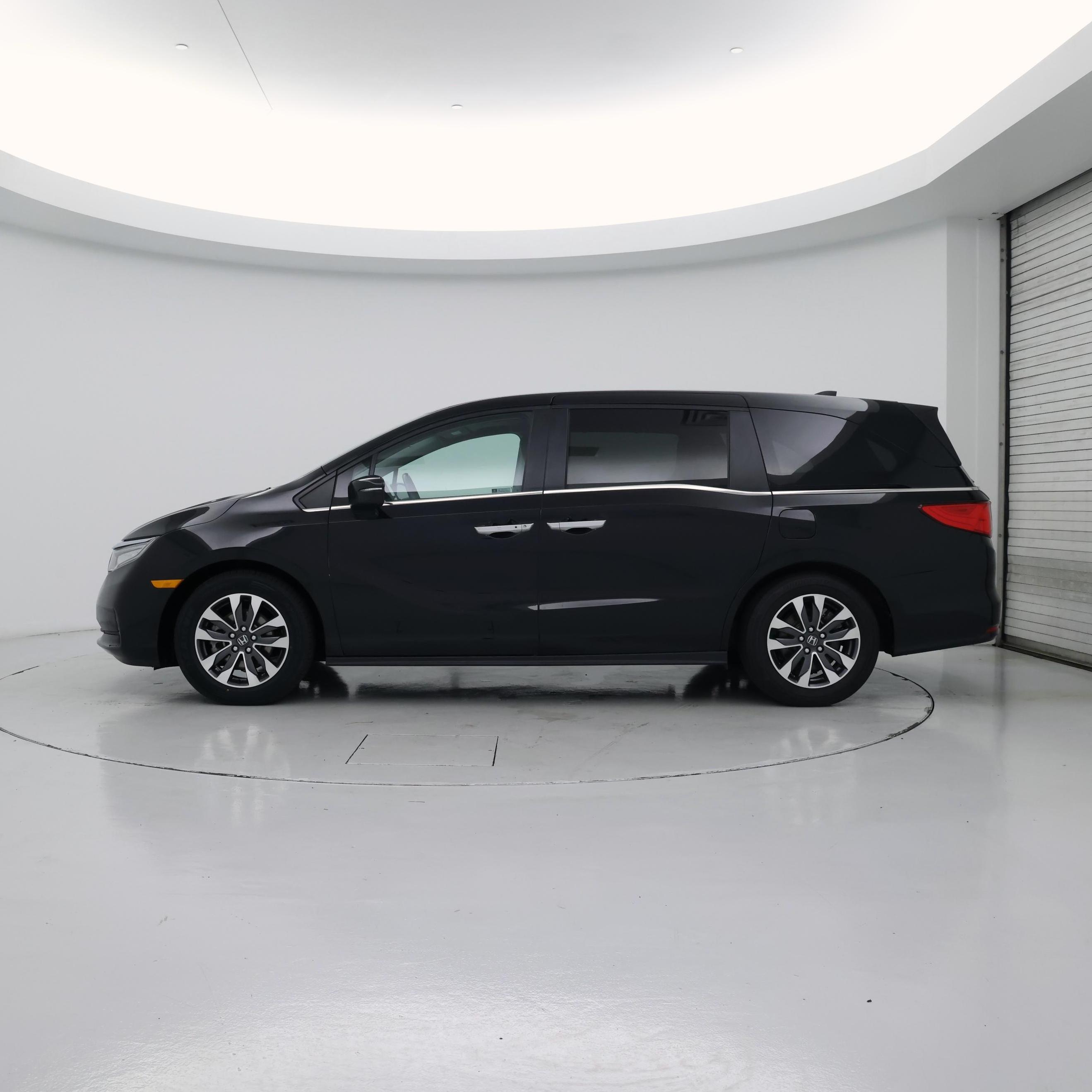 Thumbnail: 2023 Honda Odyssey - 3