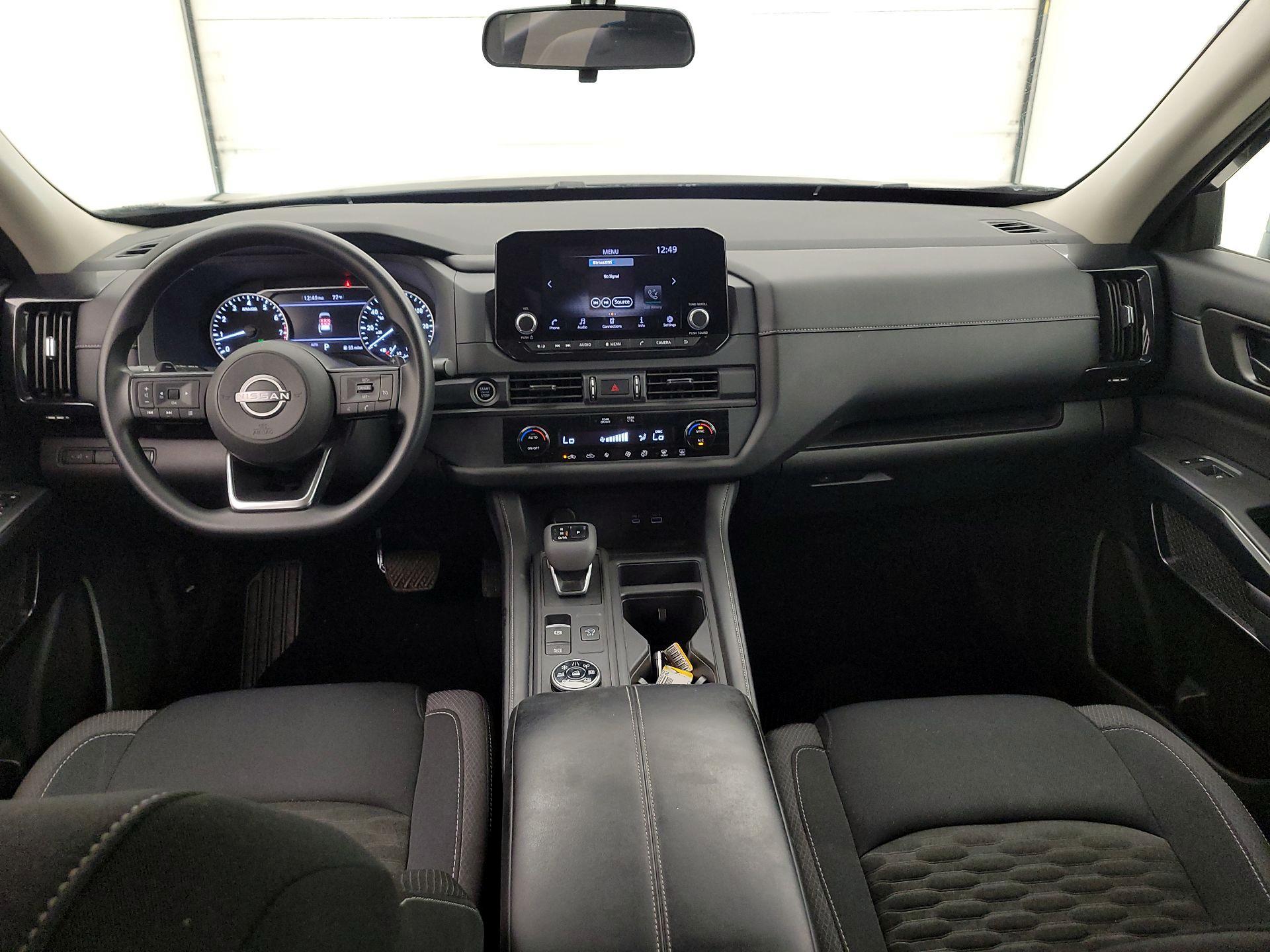 Thumbnail: 2023 Nissan Pathfinder - 9