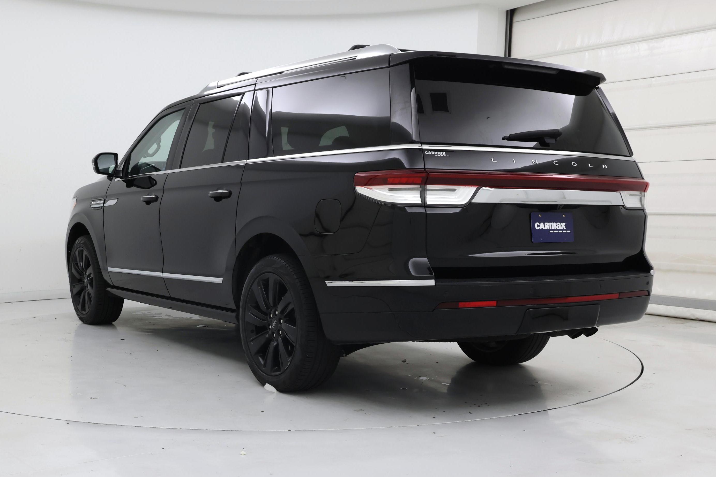 Thumbnail: 2022 Lincoln Navigator L - 2