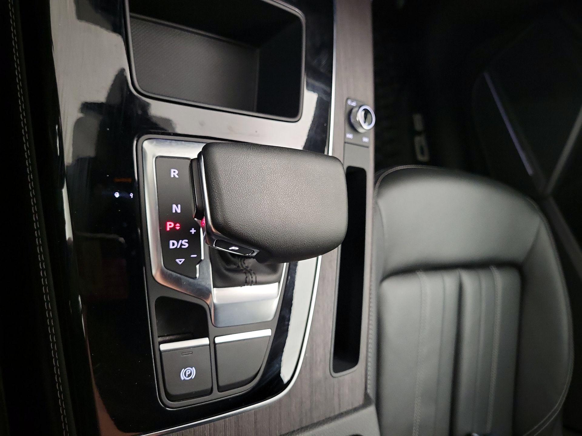 Thumbnail: 2023 Audi Q5 - 17