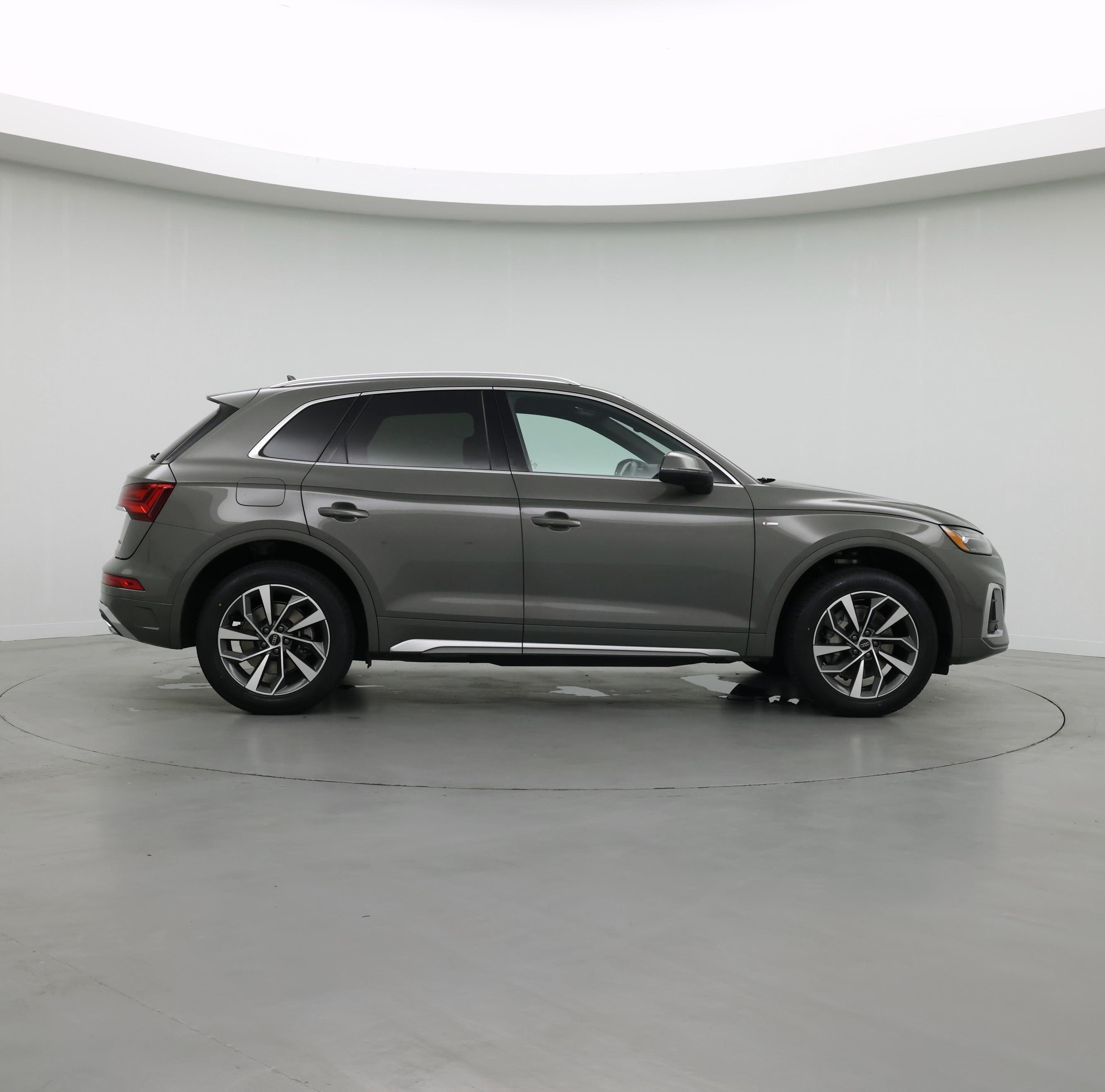 Thumbnail: 2023 Audi Q5 - 7