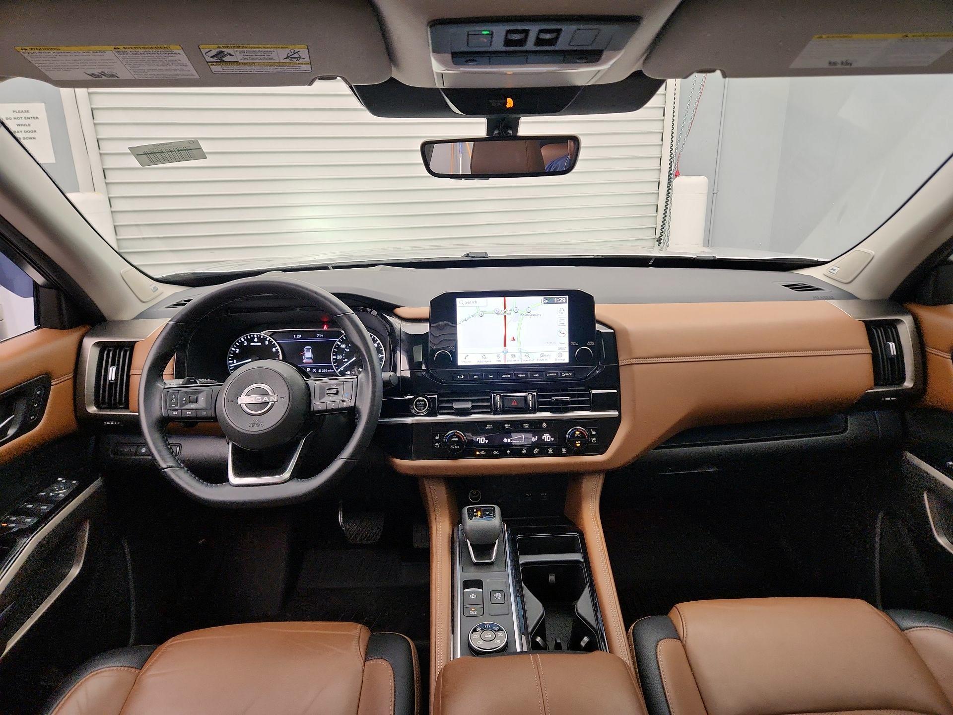 Thumbnail: 2023 Nissan Pathfinder - 9