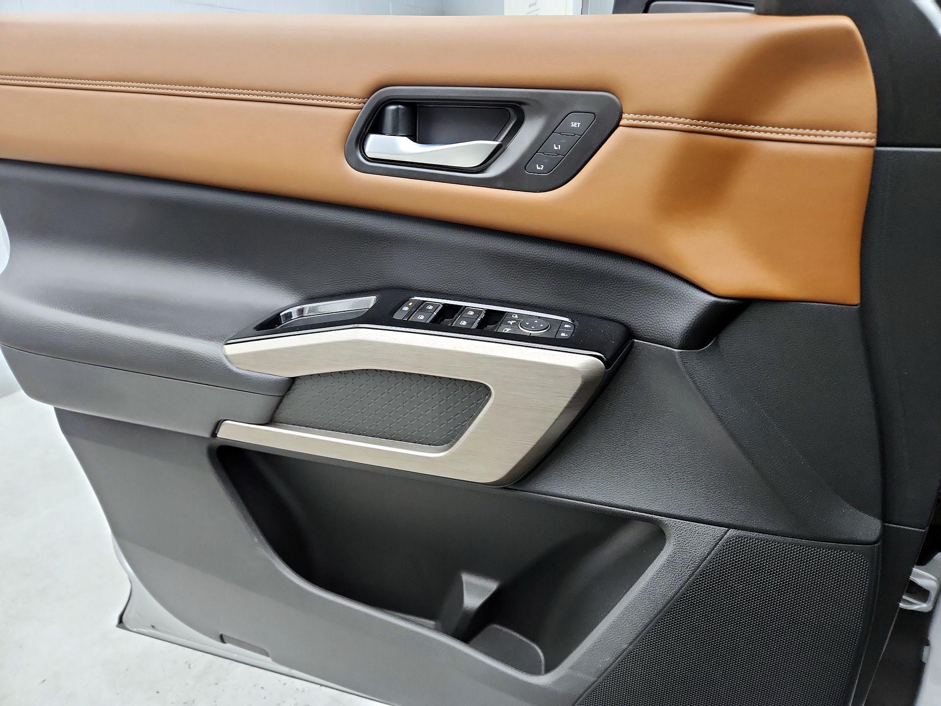 Thumbnail: 2023 Nissan Pathfinder - 12