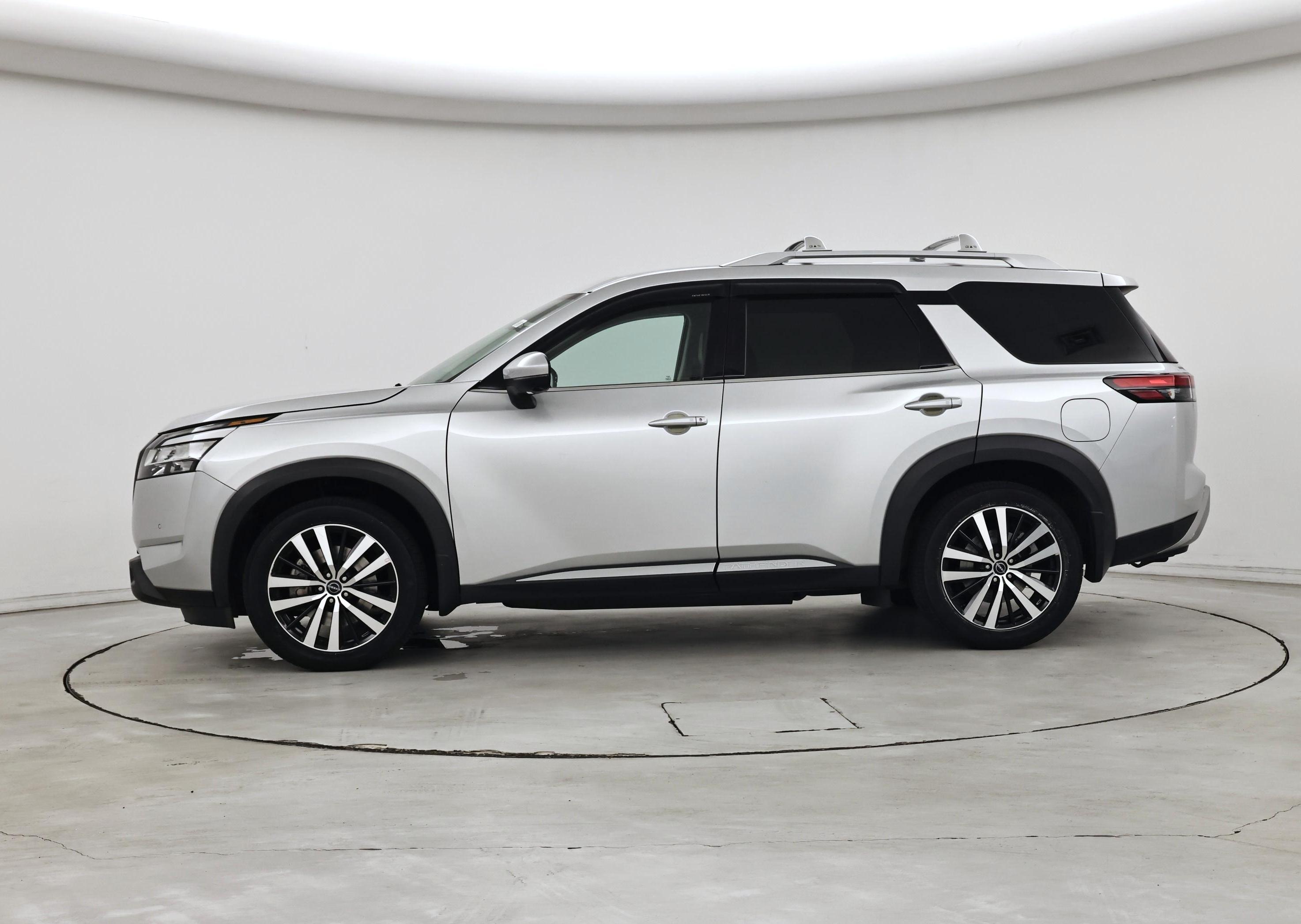 Thumbnail: 2023 Nissan Pathfinder - 3