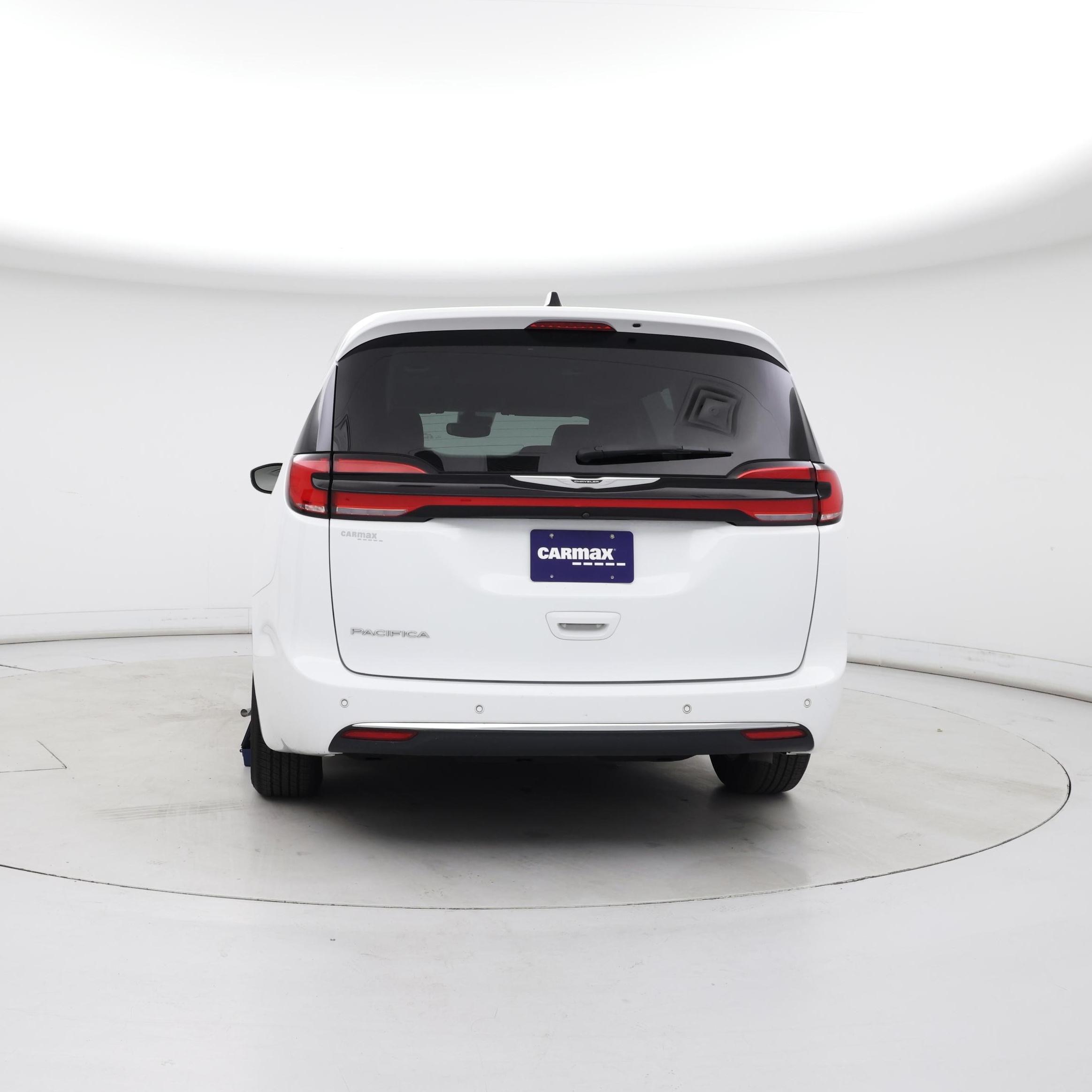 Thumbnail: 2023 Chrysler Pacifica - 6