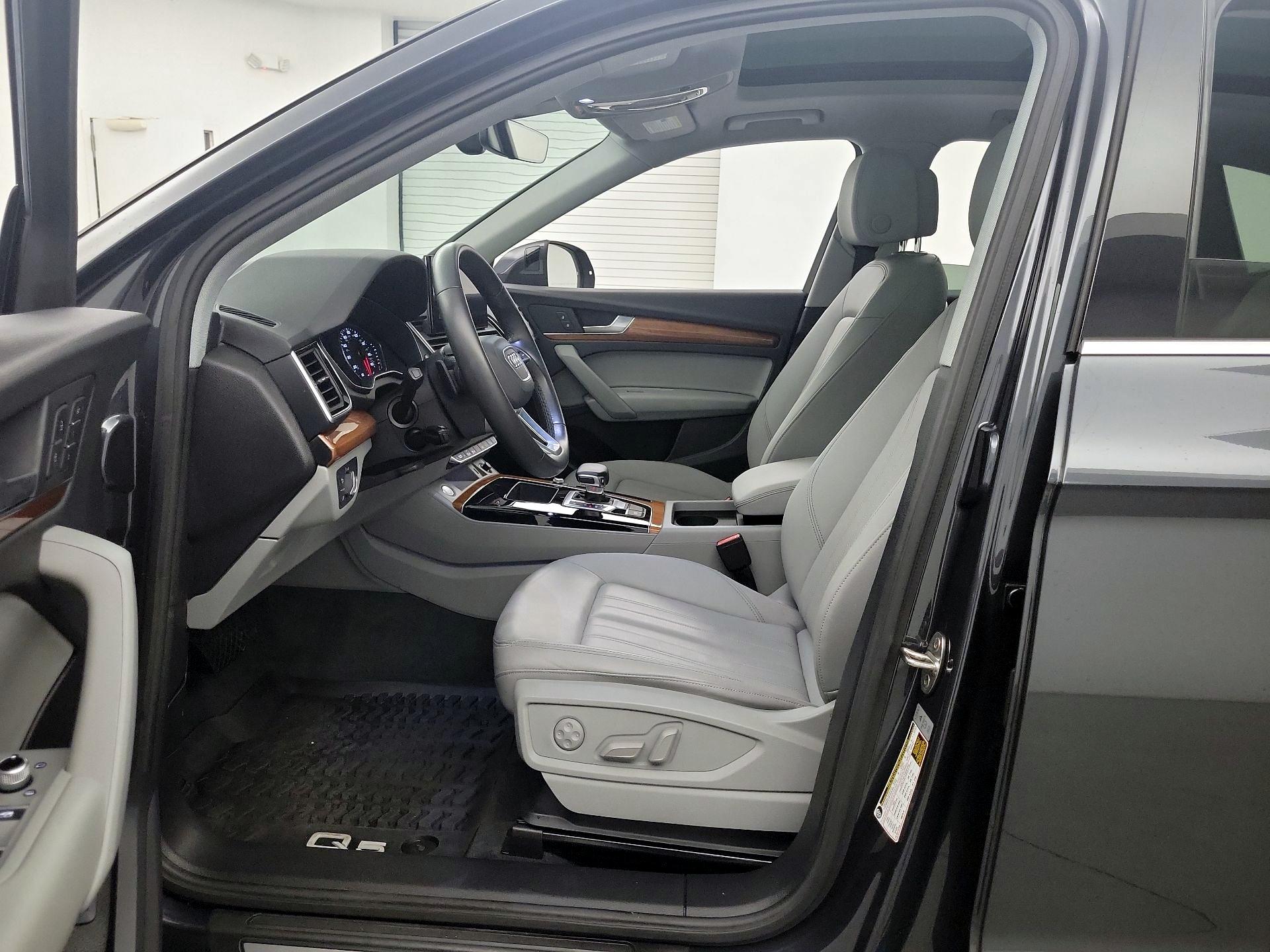 Thumbnail: 2023 Audi Q5 - 9