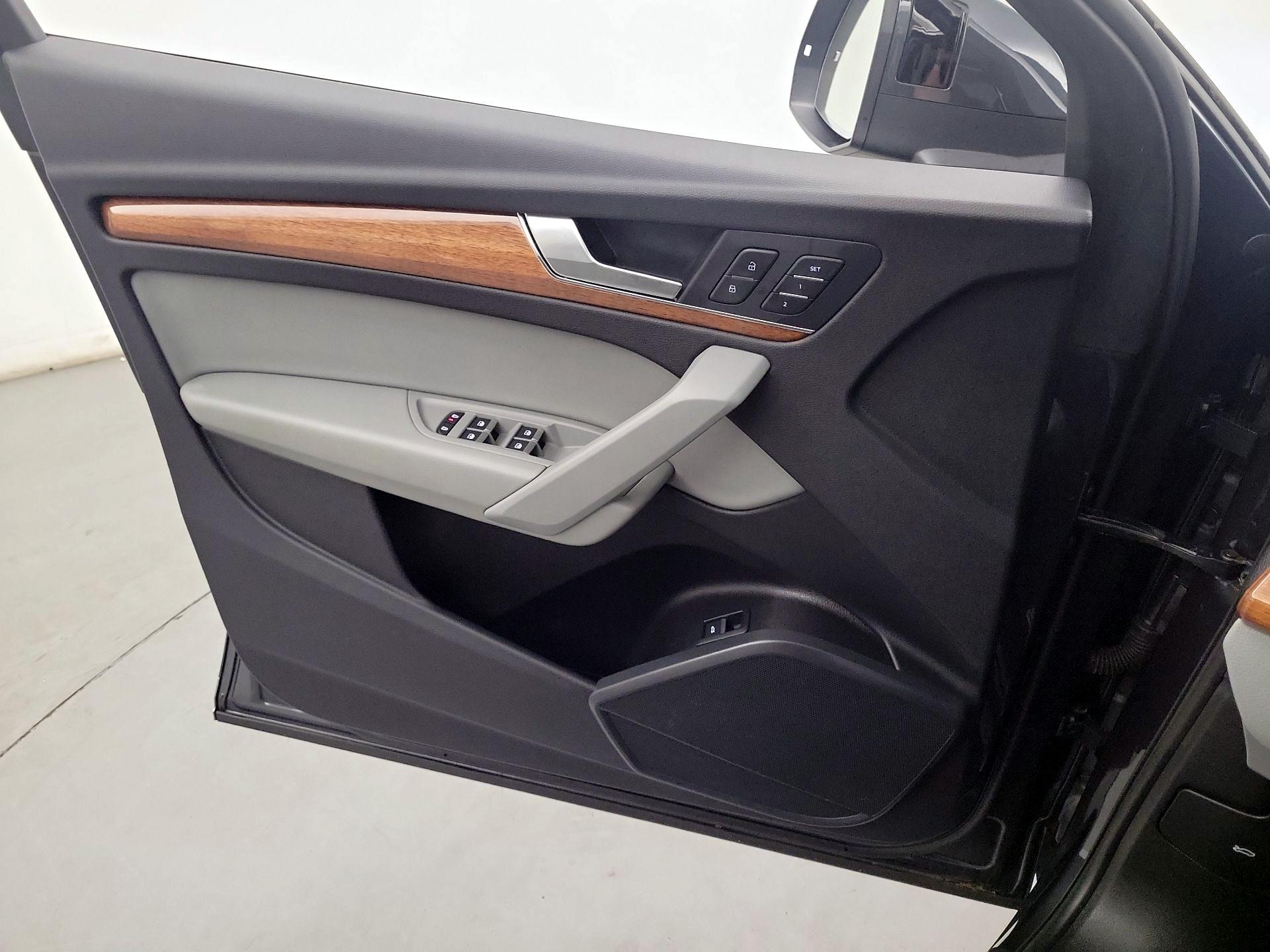 Thumbnail: 2023 Audi Q5 - 10