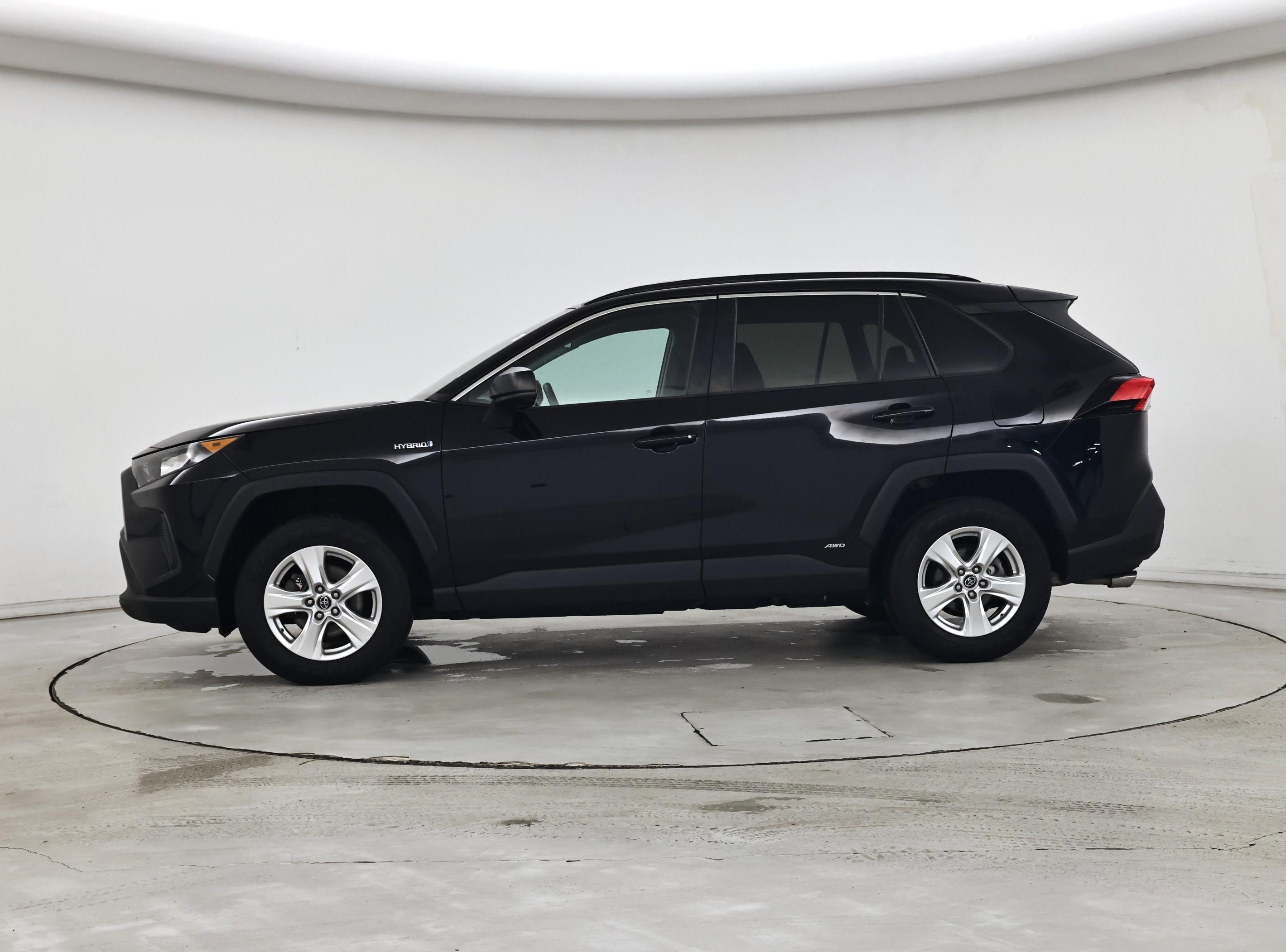 Thumbnail: 2021 Toyota RAV4 - 3