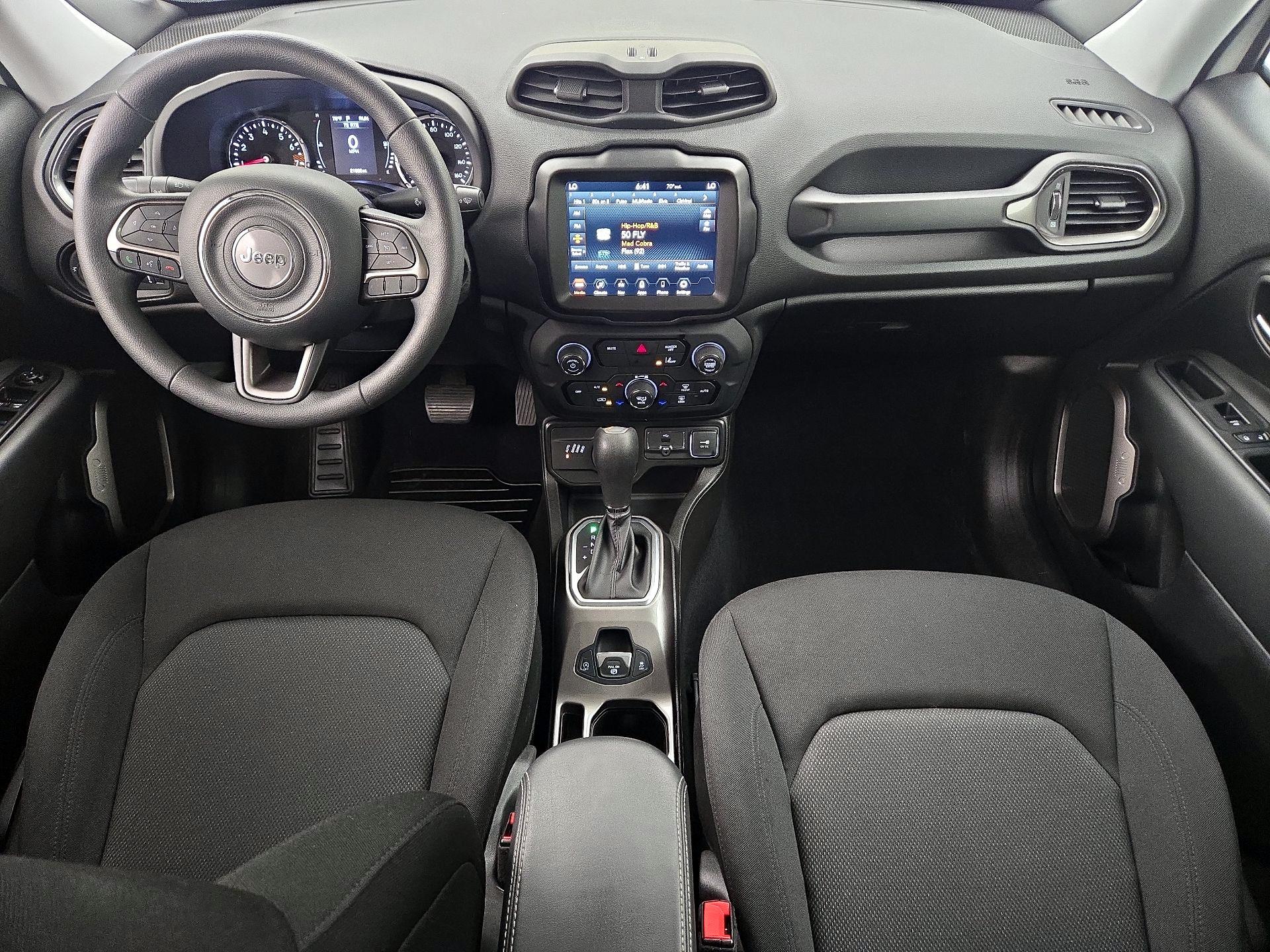 Thumbnail: 2022 Jeep Renegade - 9