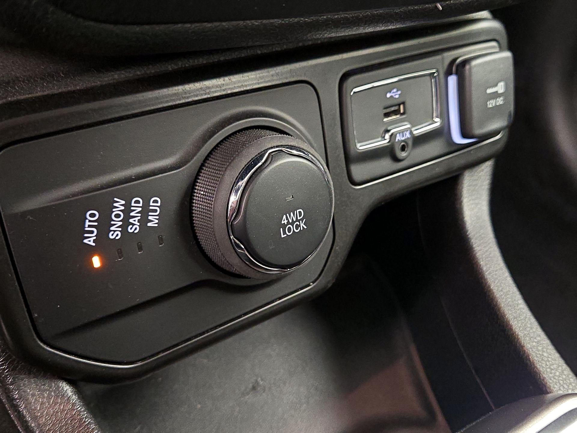 Thumbnail: 2022 Jeep Renegade - 18