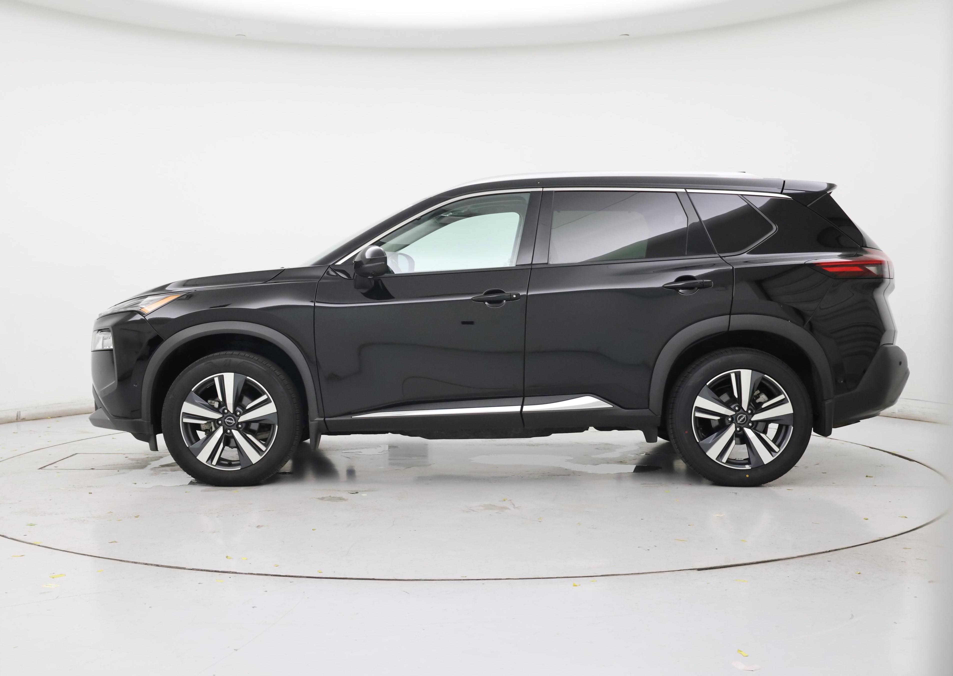 Thumbnail: 2023 Nissan Rogue - 3