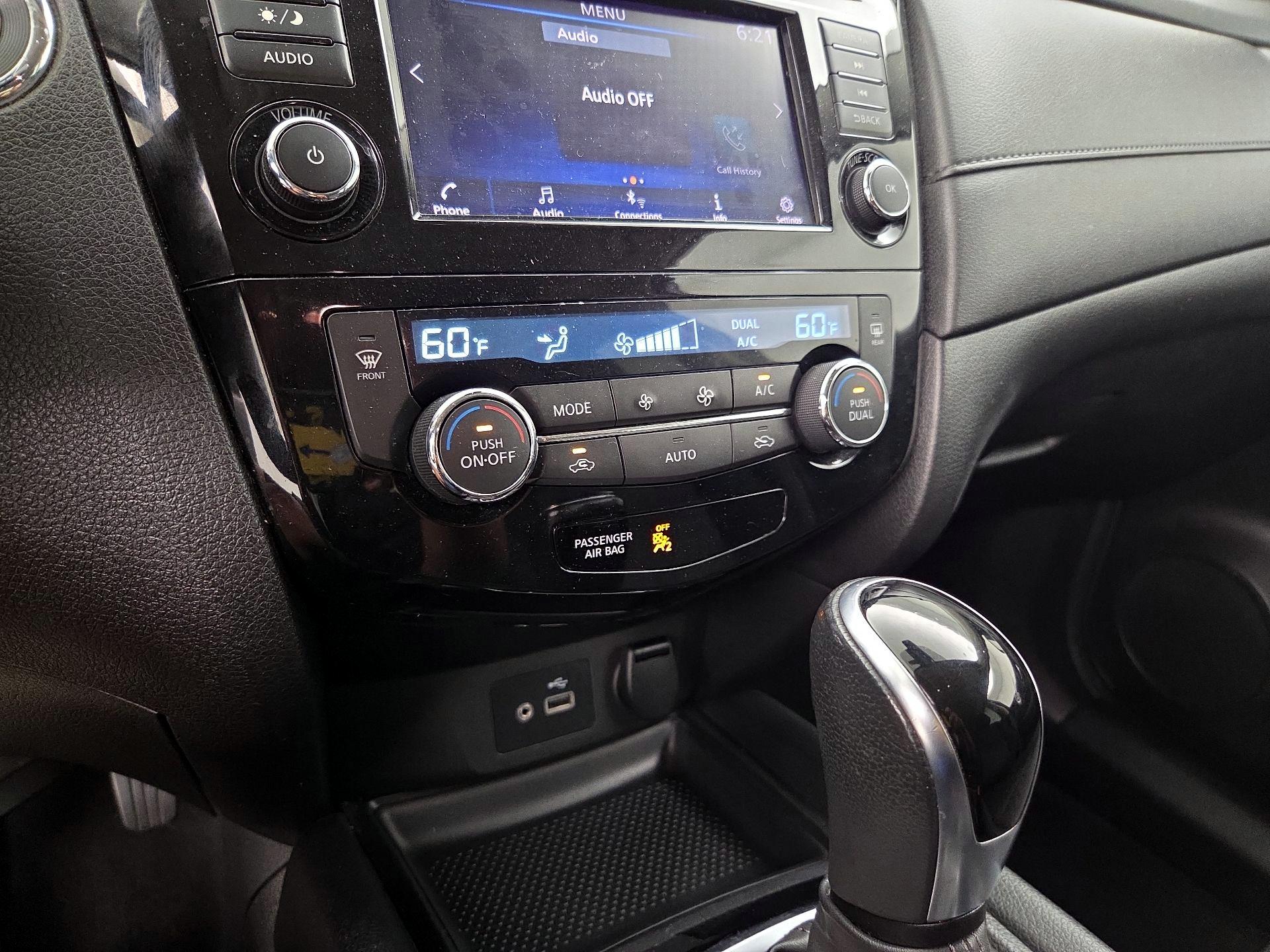 Thumbnail: 2020 Nissan Rogue - 16