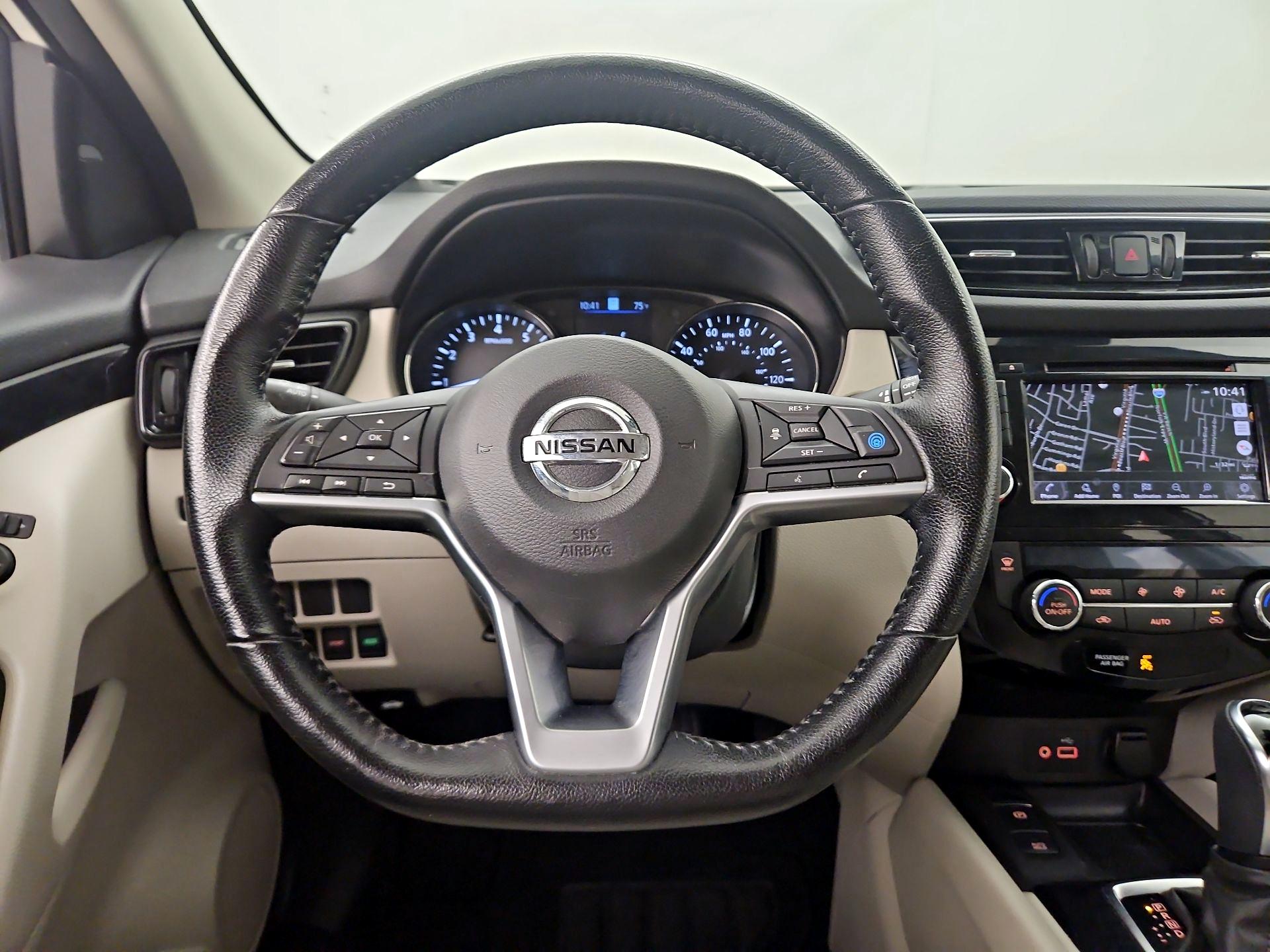 Thumbnail: 2022 Nissan Rogue Sport - 10