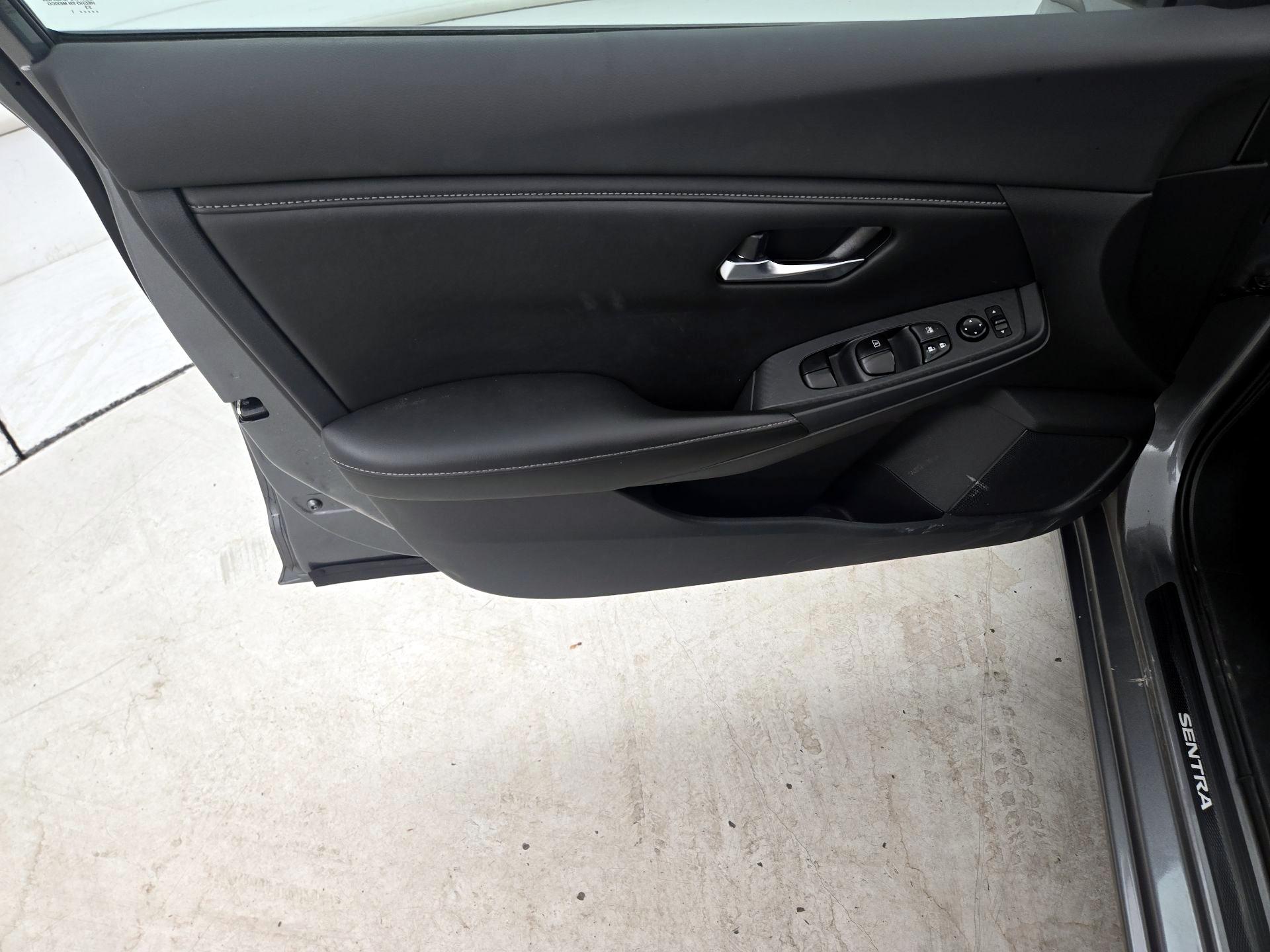 Thumbnail: 2021 Nissan Sentra - 12