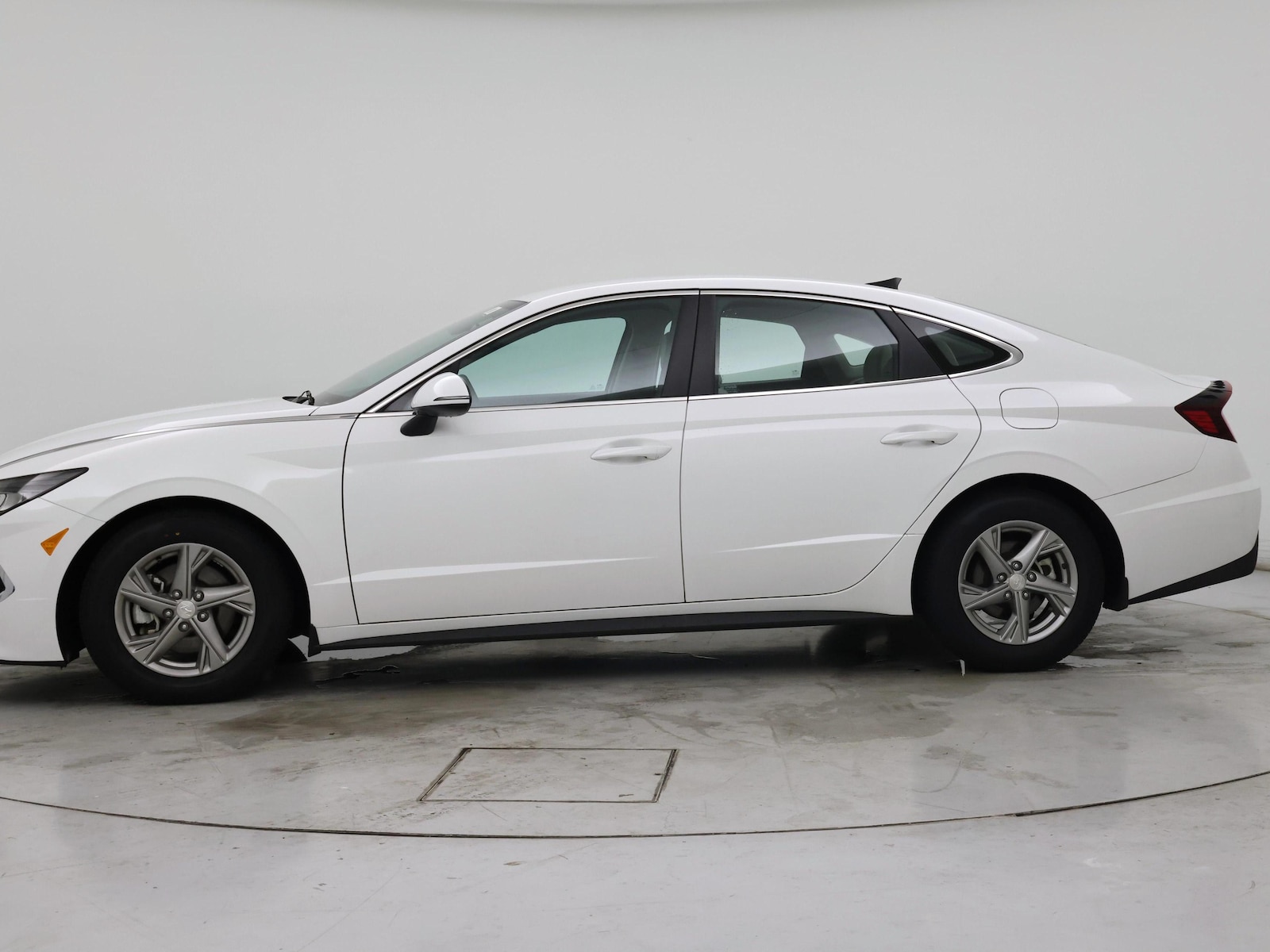 2023 Hyundai Sonata SE - Photo 4
