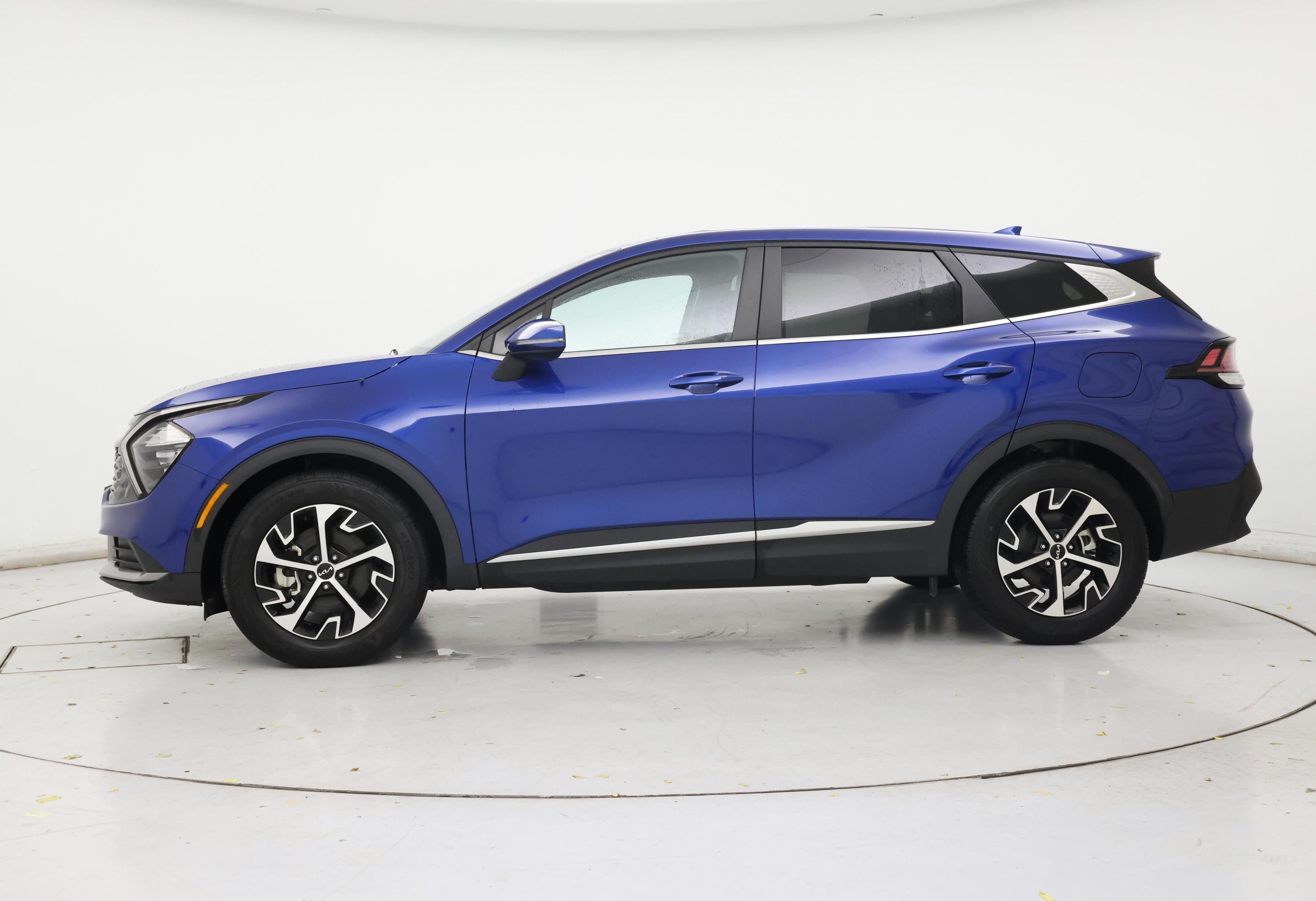Thumbnail: 2023 Kia Sportage - 3