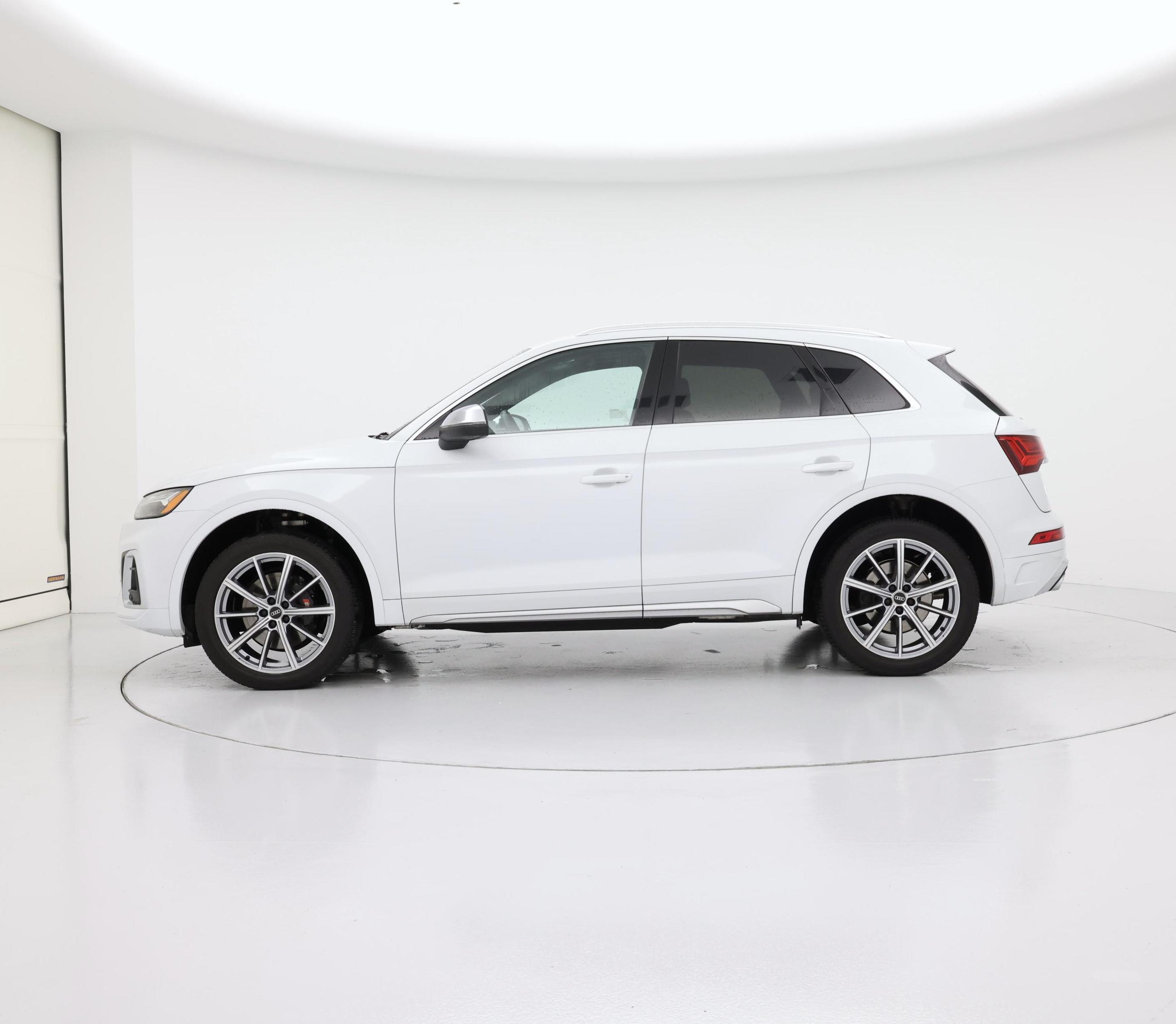 Thumbnail: 2021 Audi SQ5 - 3